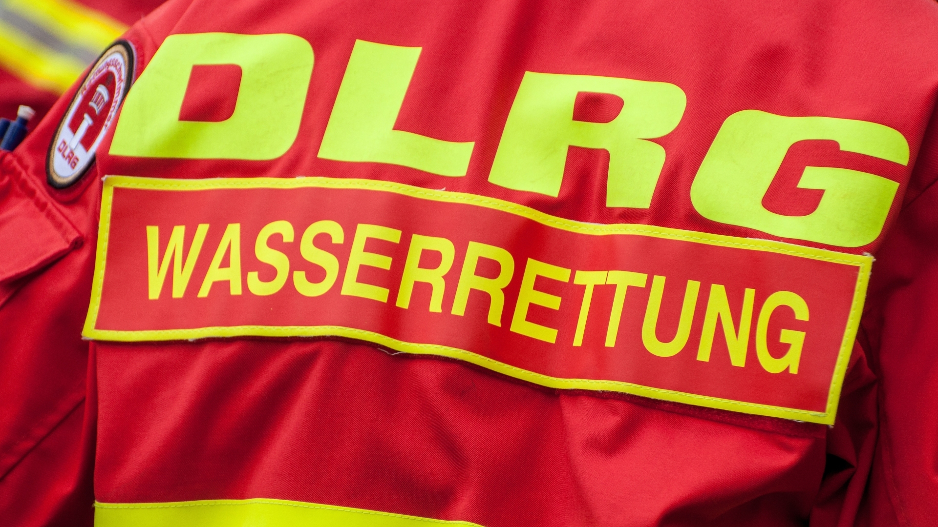 DLRG warnt vor Lebensgefahr: Eis auf Seen noch nicht tragfähig