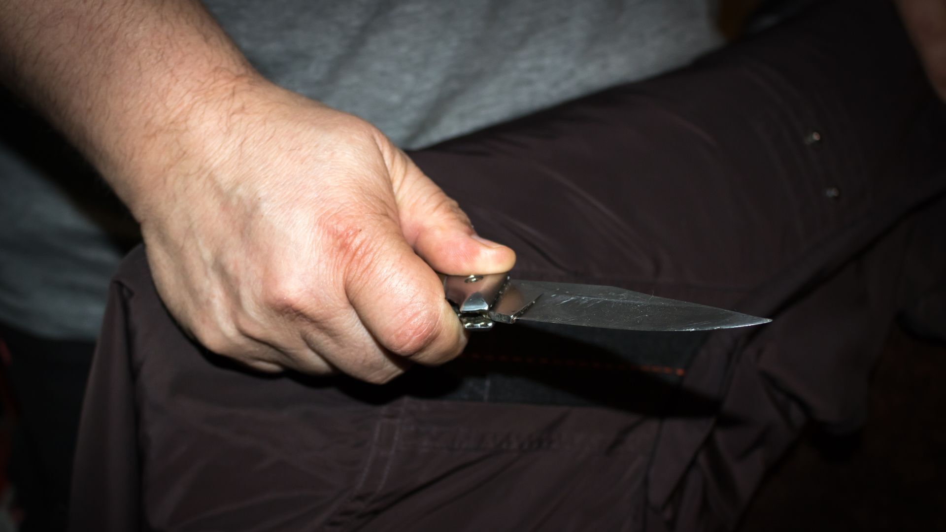Messerstich in den Rücken – Tatverdächtige in Untersuchungshaft