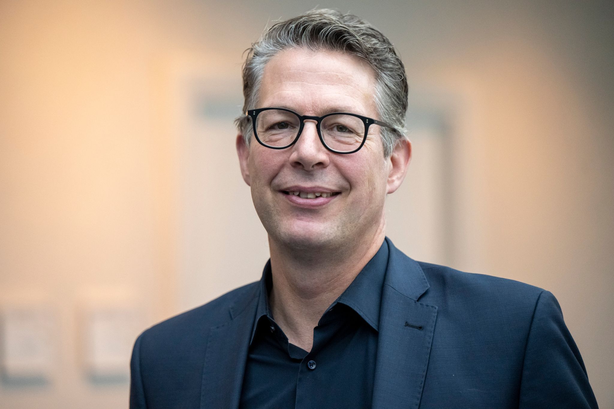 Blume für Restitutionsgesetz in Deutschland