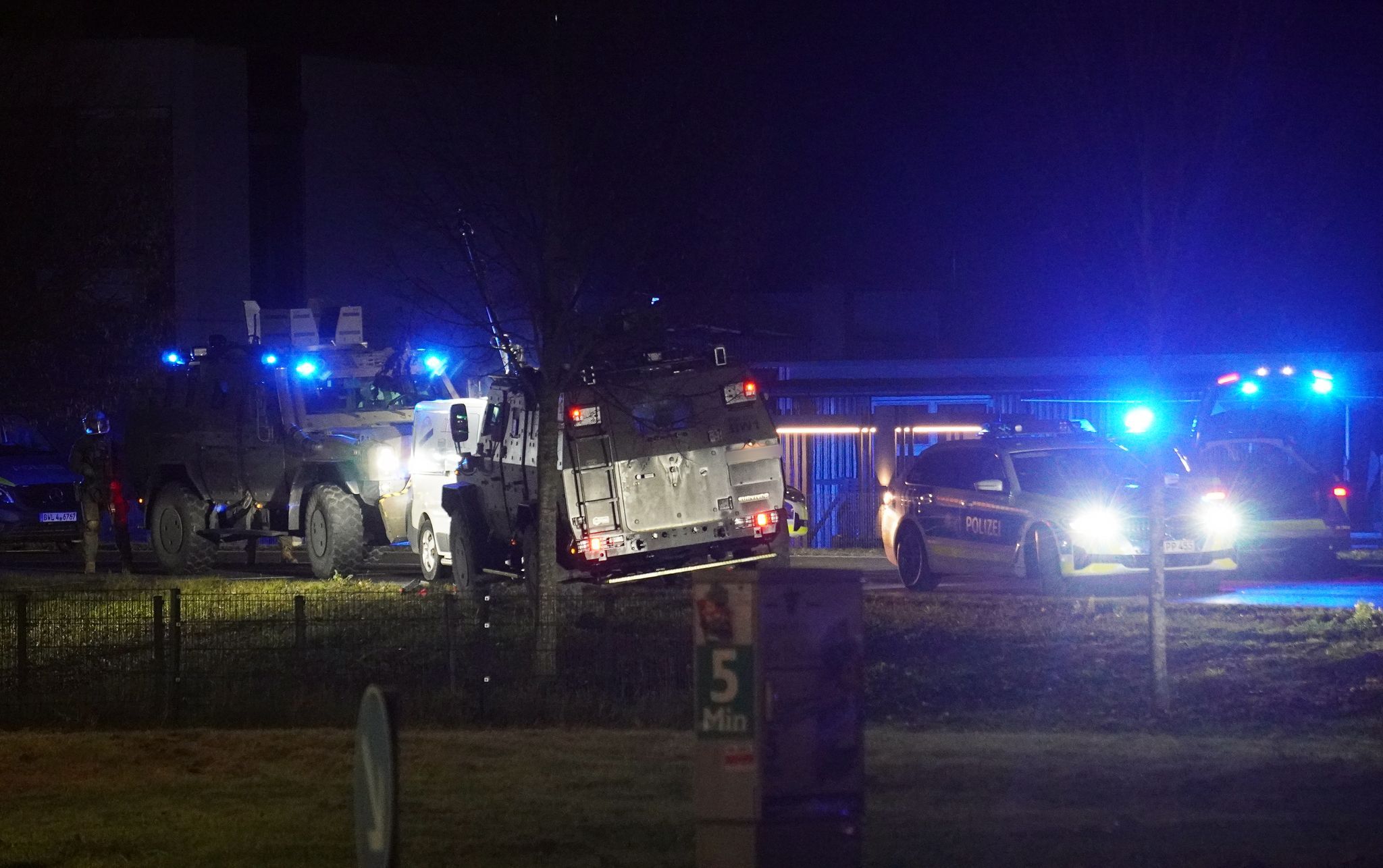 SEK-Panzerwagen rammt Transporter – Mann festgenommen