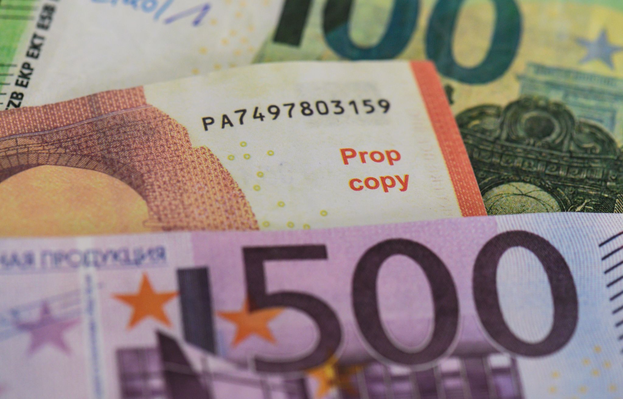 Fahnder stoppen Falschgeldbande – Werkstatt ausgehoben