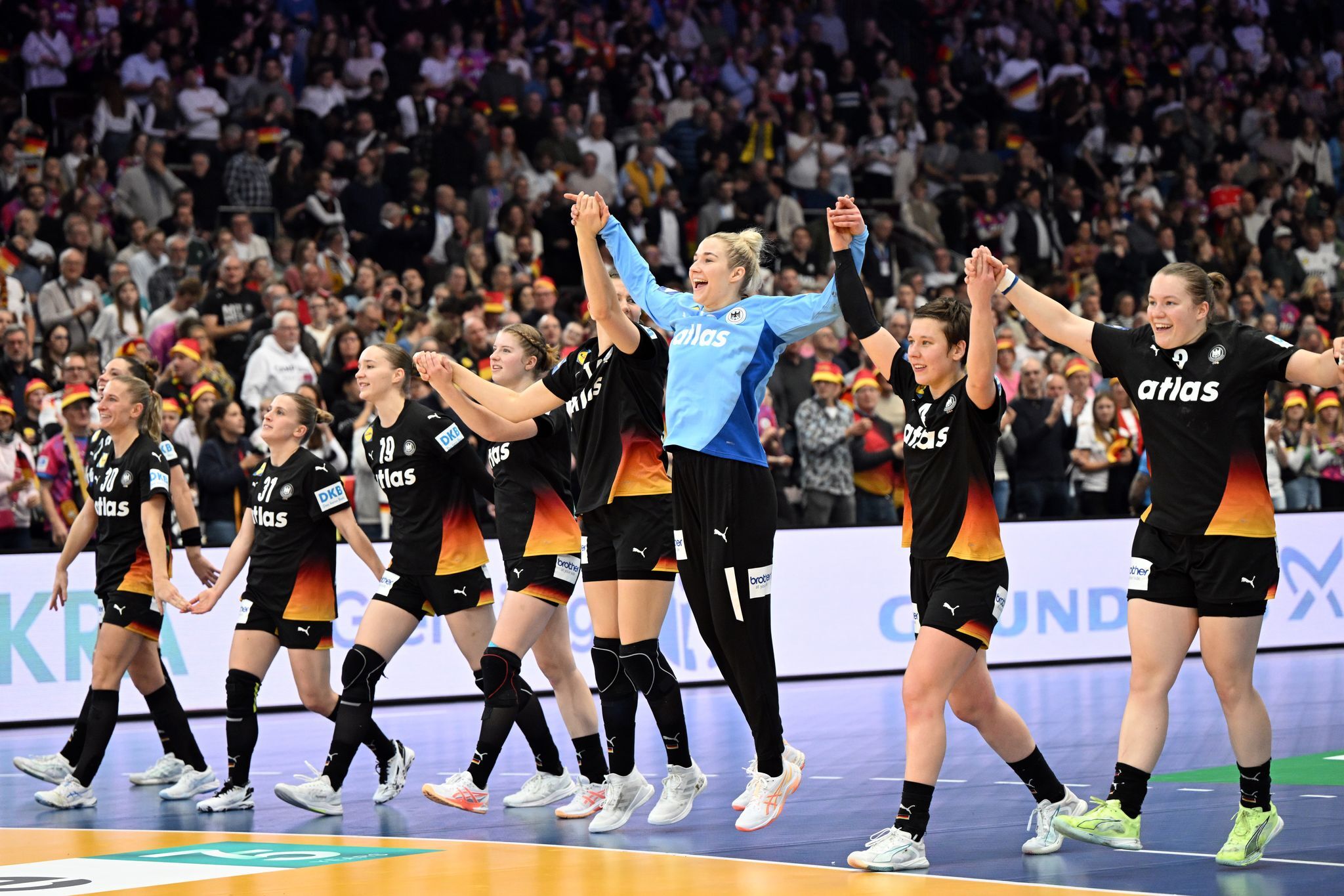 «Weihnachten mit Medaille»: DHB-Team fordert den Weltmeister