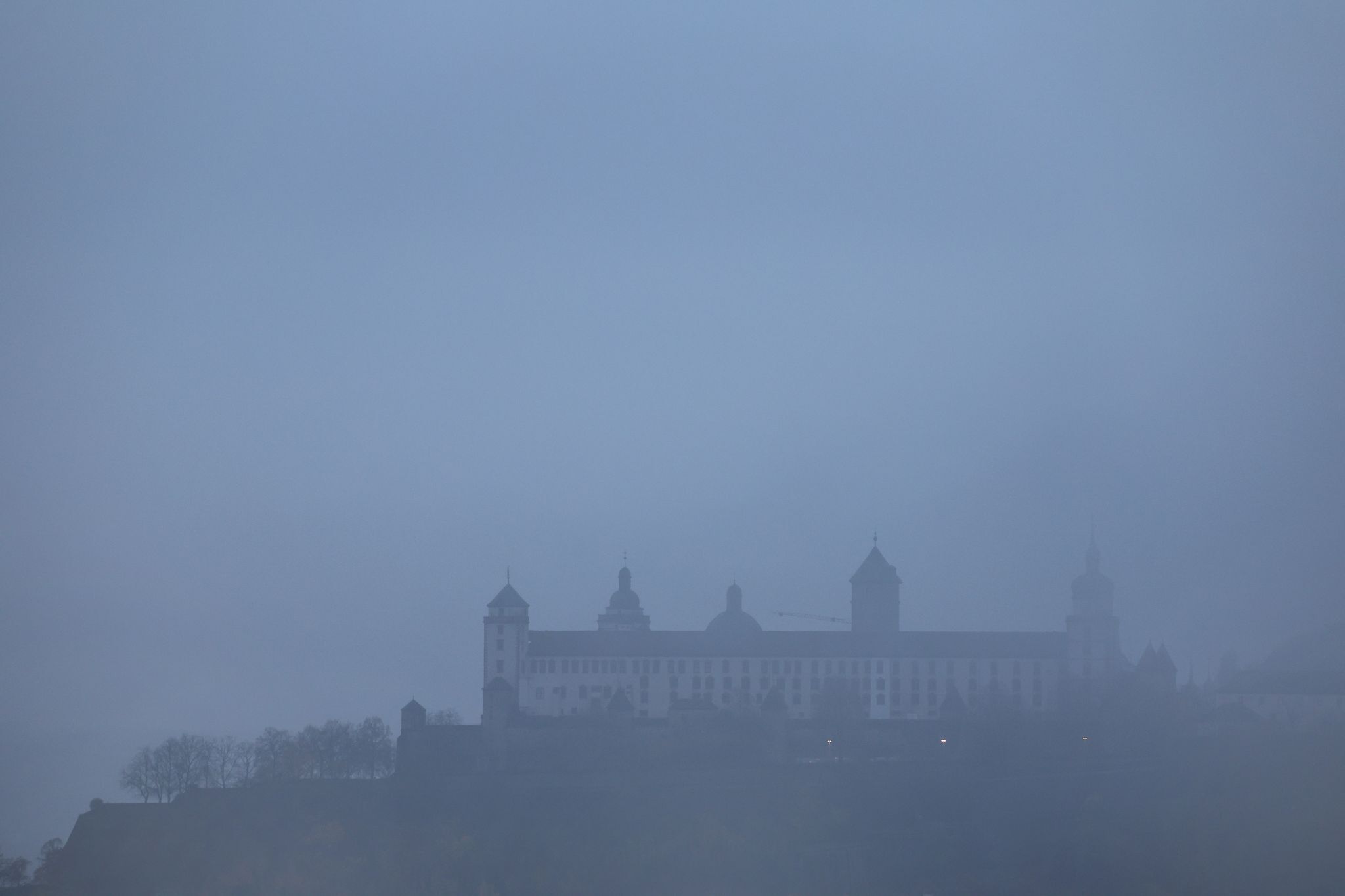 Nebel und Frost sorgen in Bayern für trüben Wochenstart