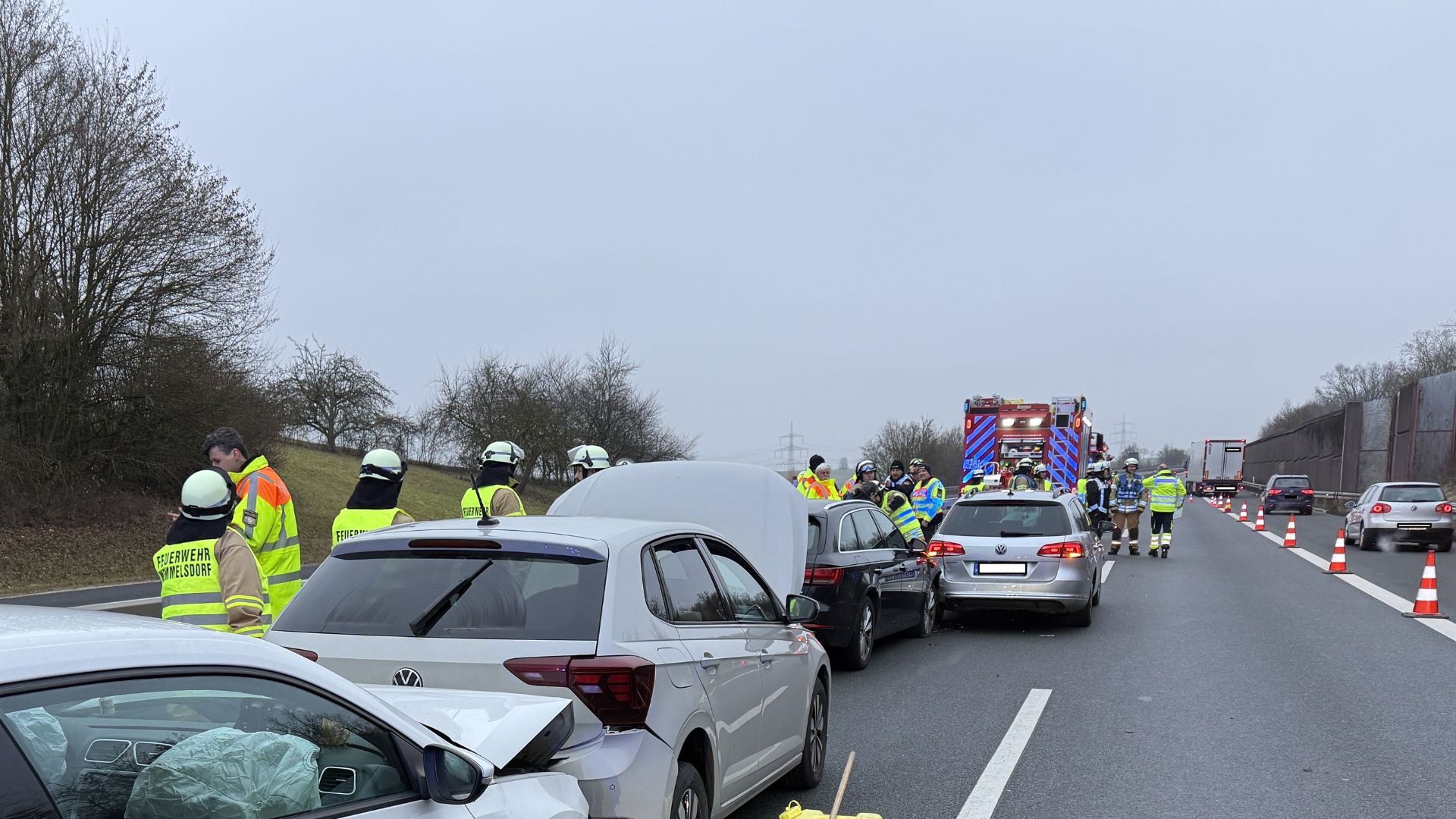 Medizinischer Notfall löst auf A70 mehrere Auffahrunfälle aus