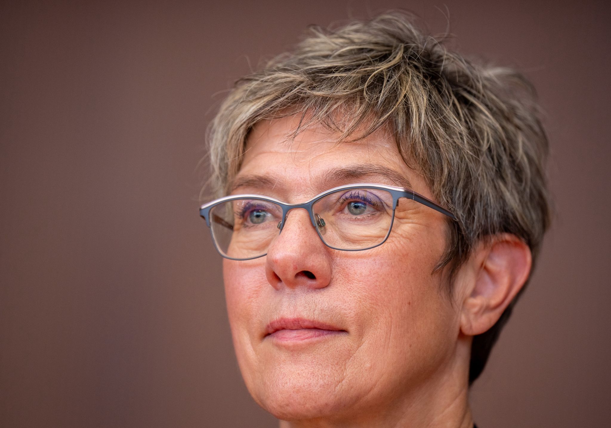Kramp-Karrenbauer gewinnt gegen Merz-Kandidaten