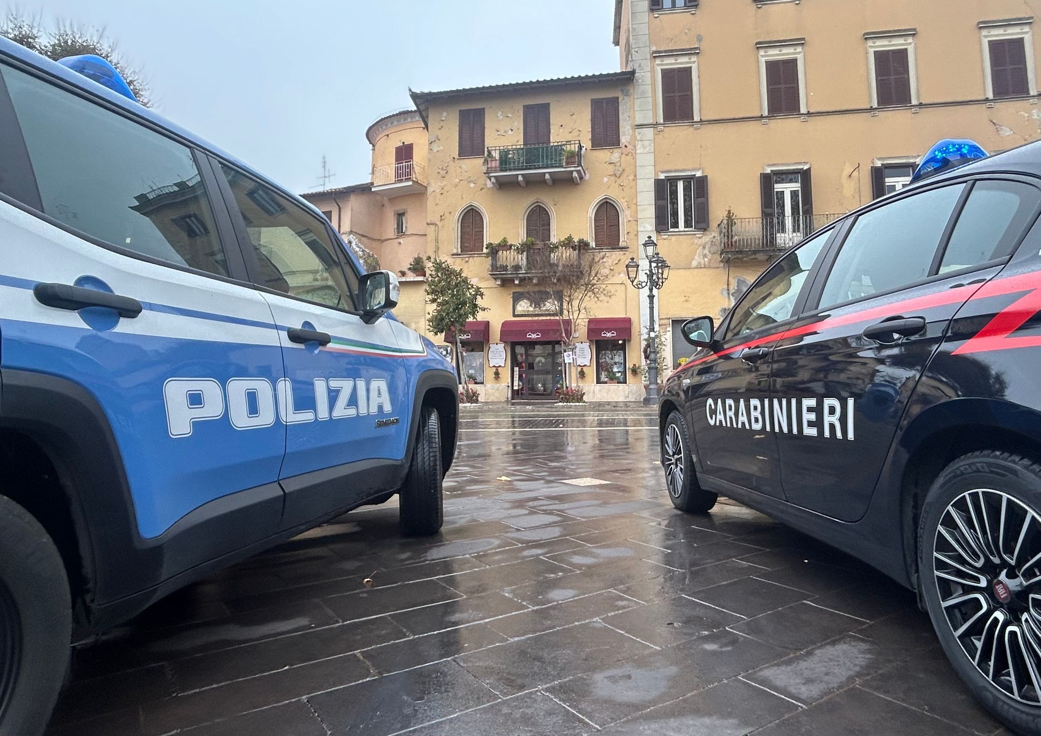 15-Jähriger in Italien von Gang halb entkleidet und beraubt