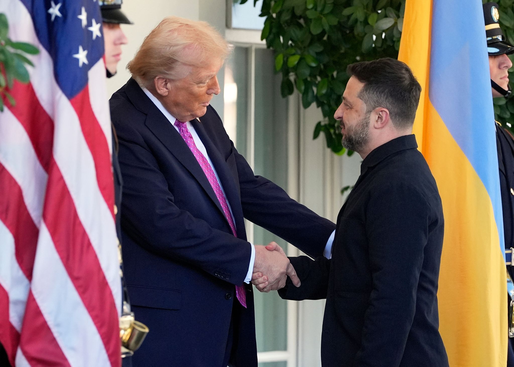 Selenskyj kündigt baldigen Besuch bei Trump an