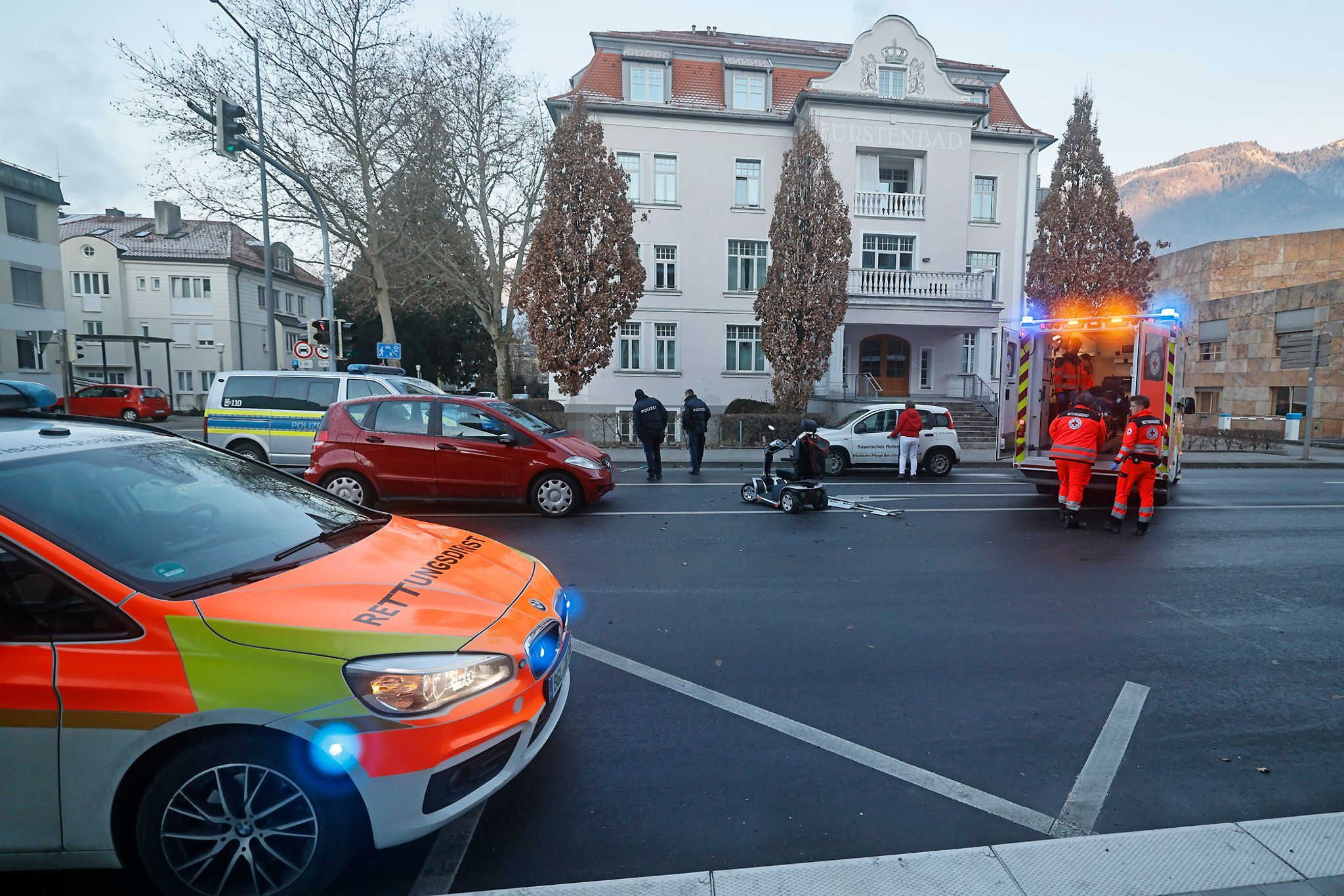 Autofahrerin erfasst 96-Jährigen im Rollstuhl