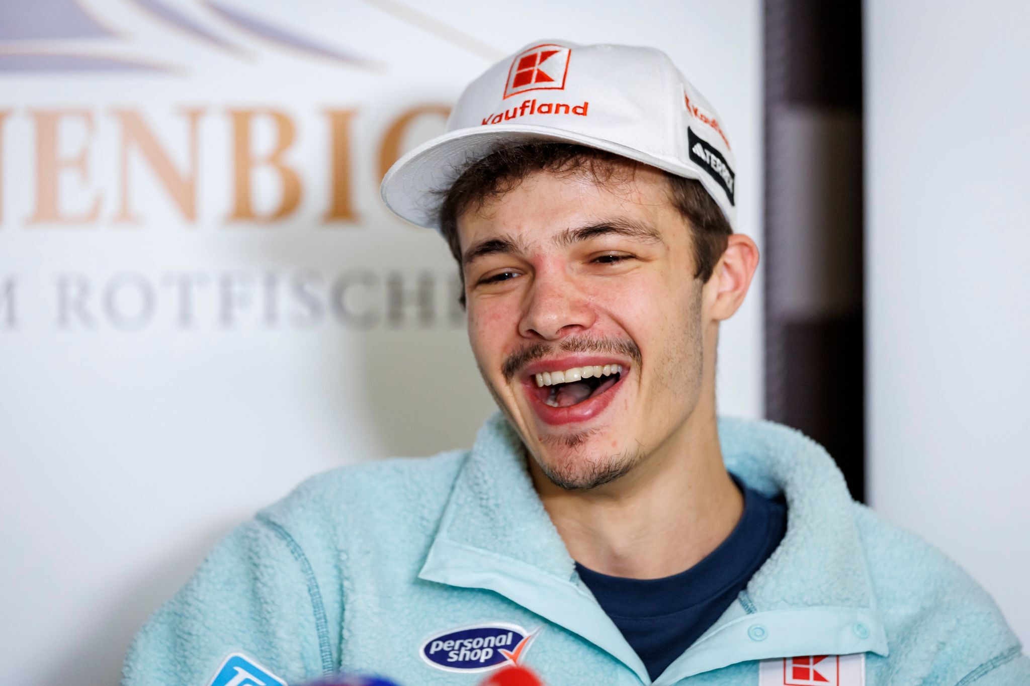 Der etwas andere Skispringer: Raimund als Tournee-Hoffnung