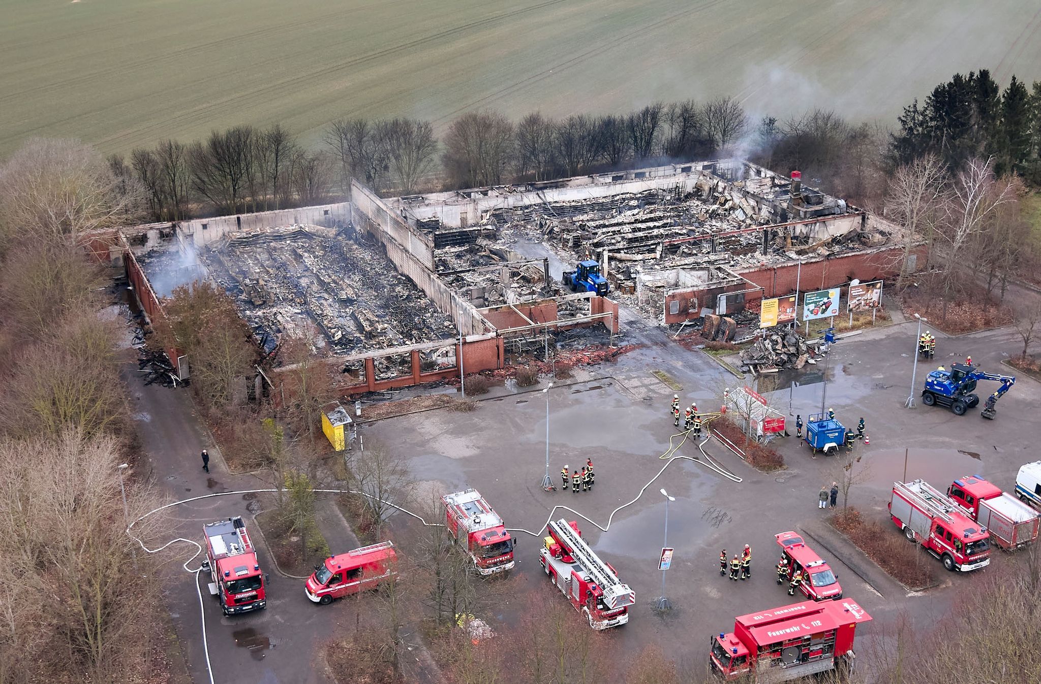 Großbrand durch Pyrotechnik – Jugendliche unter Tatverdacht