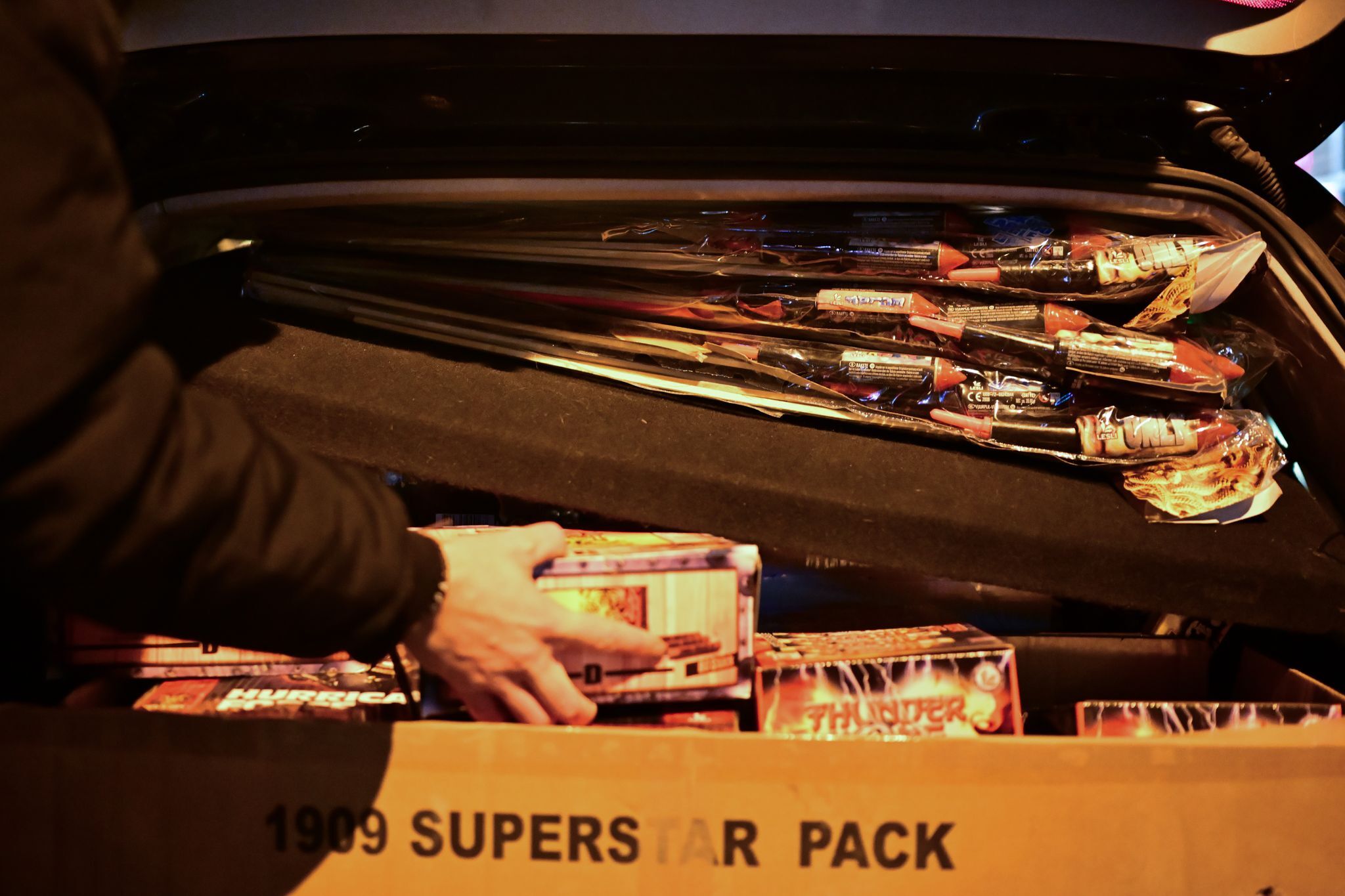 Unbekannte stehlen Raketen und Böller aus Baumarkt-Lager