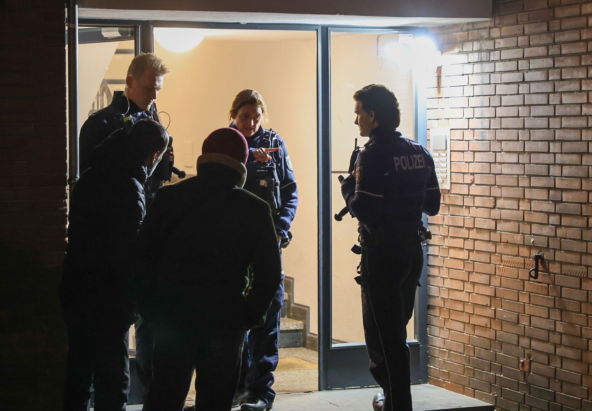 Frau lebensgefährlich verletzt – 16-Jähriger festgenommen