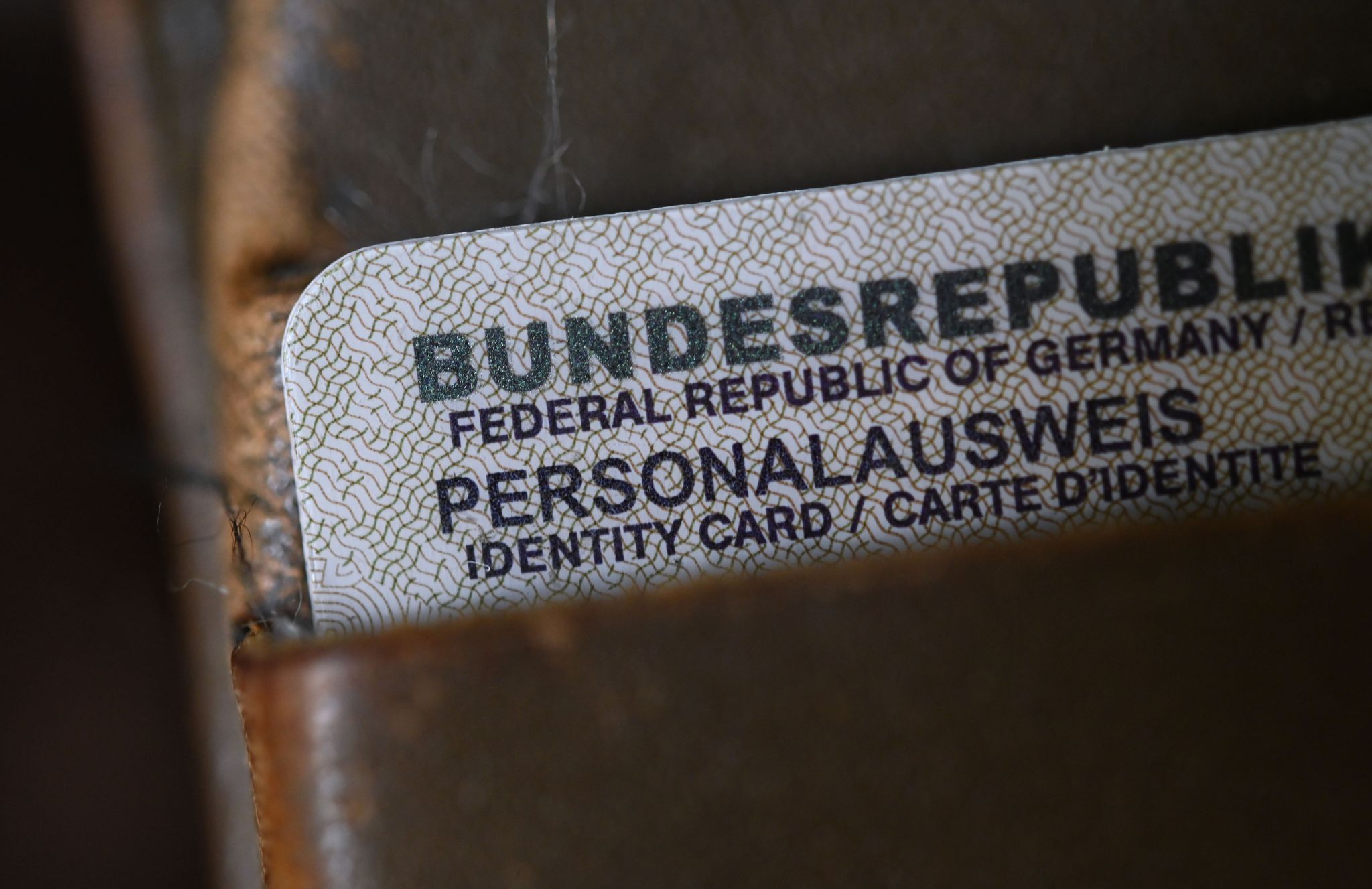 Mann verliert Jacke und Ausweis bei Flucht vor der Polizei