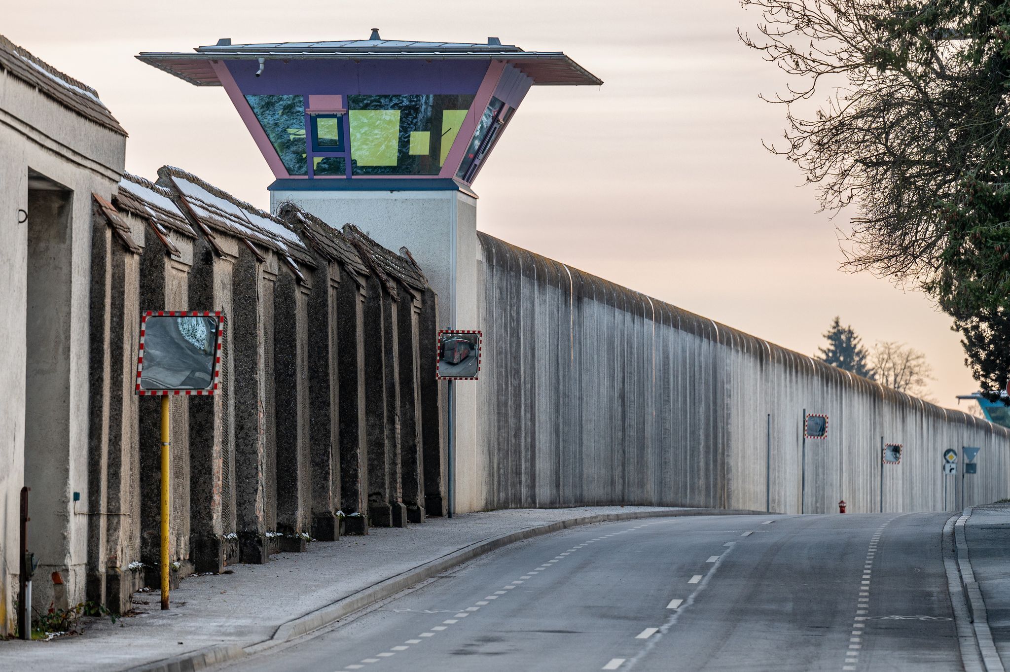 Justiz fürchtet Gefängnisausbrüche per Drohne