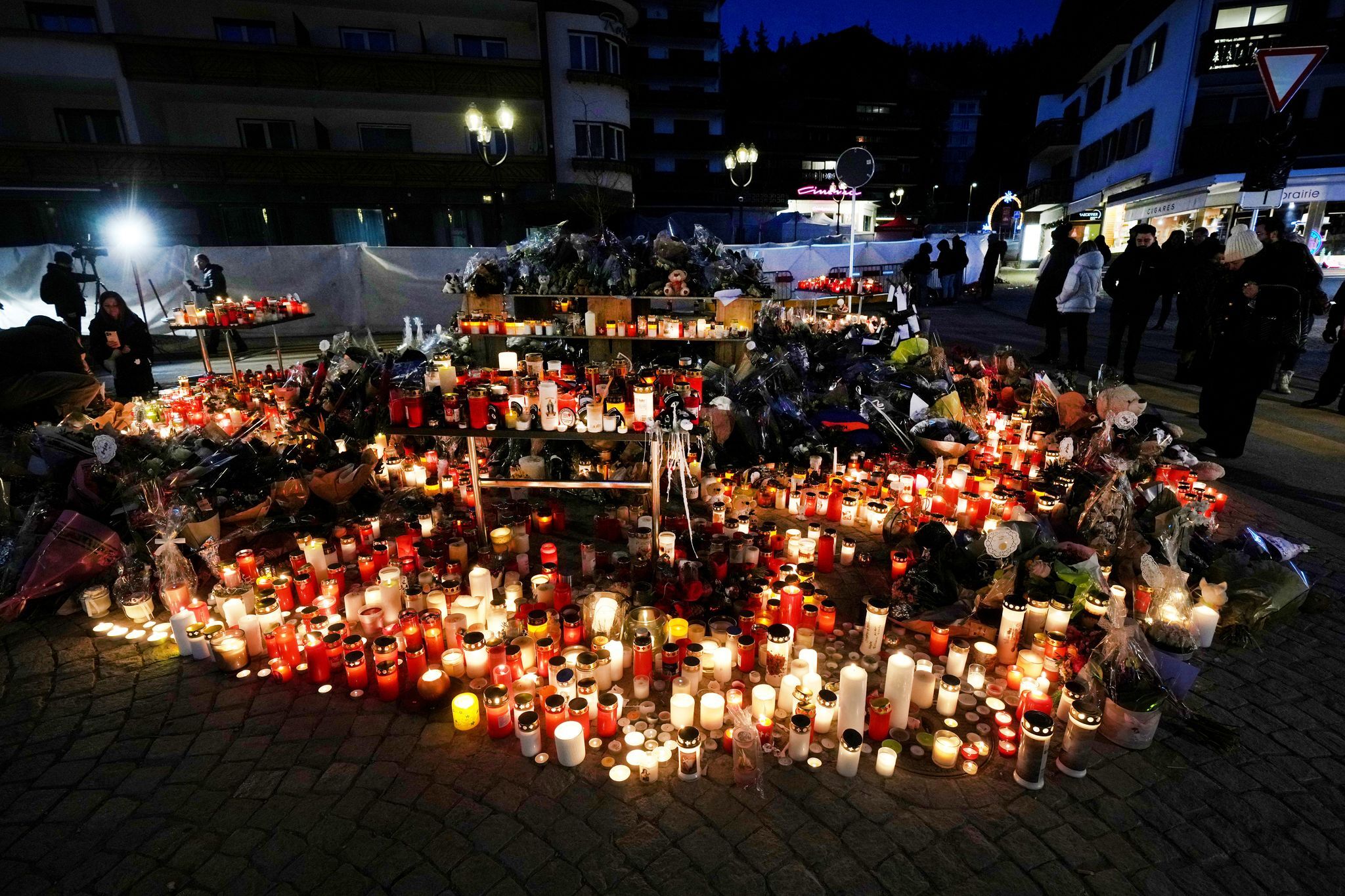 Nach Inferno: Bekannte Schweizer Ski-Orte prüfen Brandschutz
