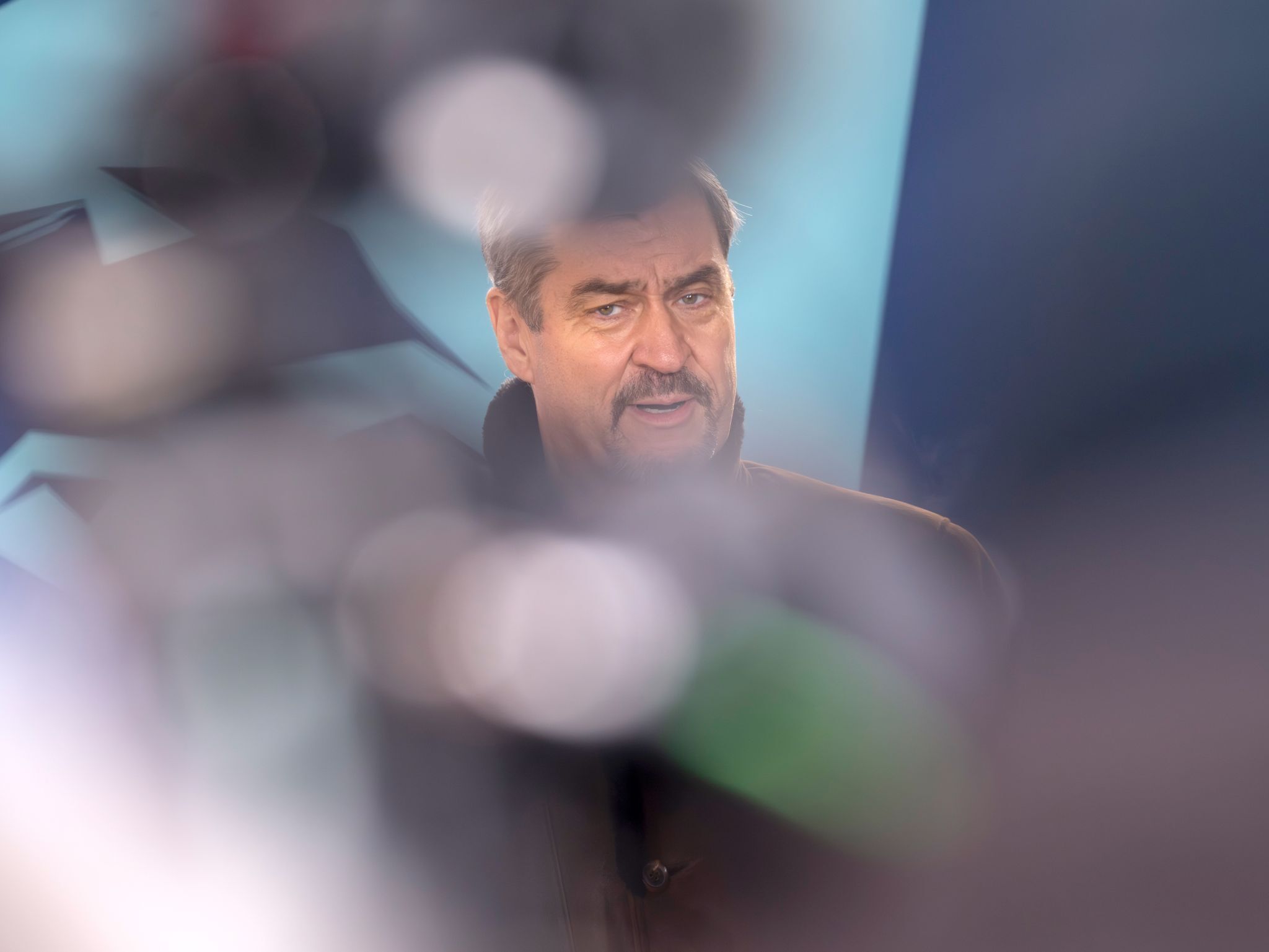 Söder: Bundesbehörden müssen nach Brandanschlag ermitteln