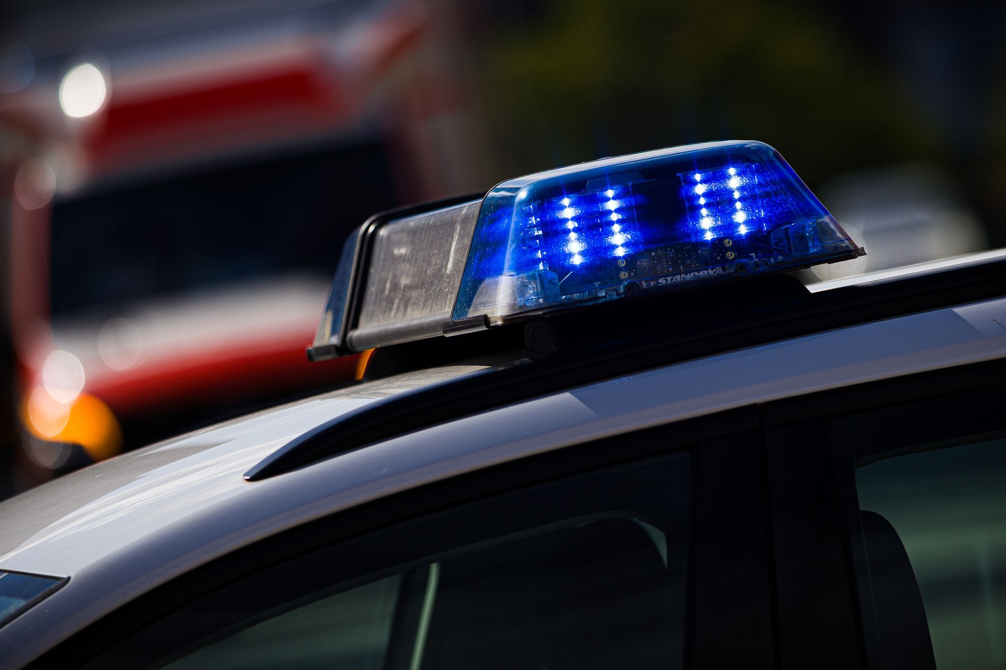 Zwei Schwerverletzte und hoher Sachschaden bei Unfall