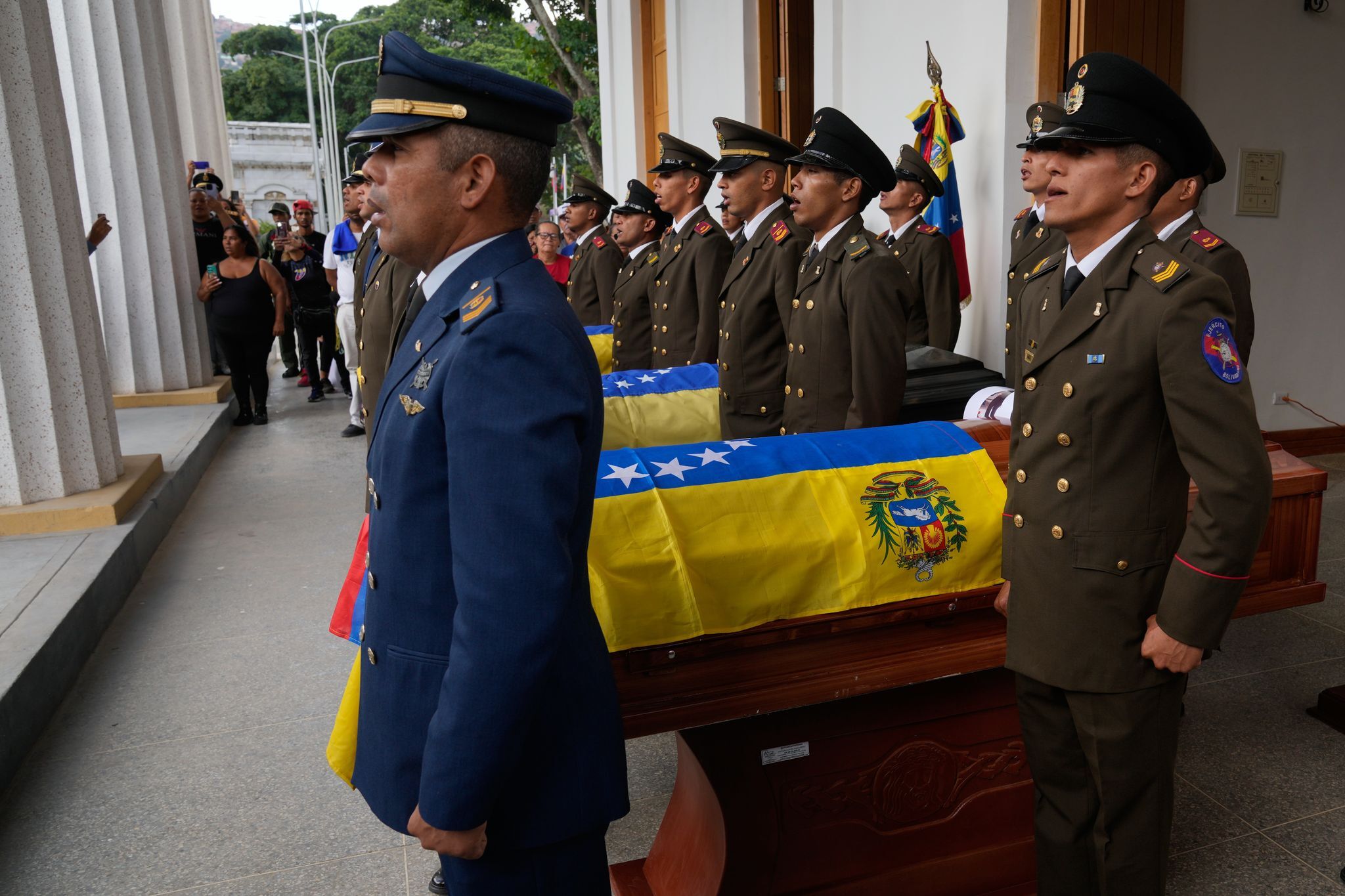 Trump spricht über Öl-Einnahmen, Venezuela zählt Todesopfer