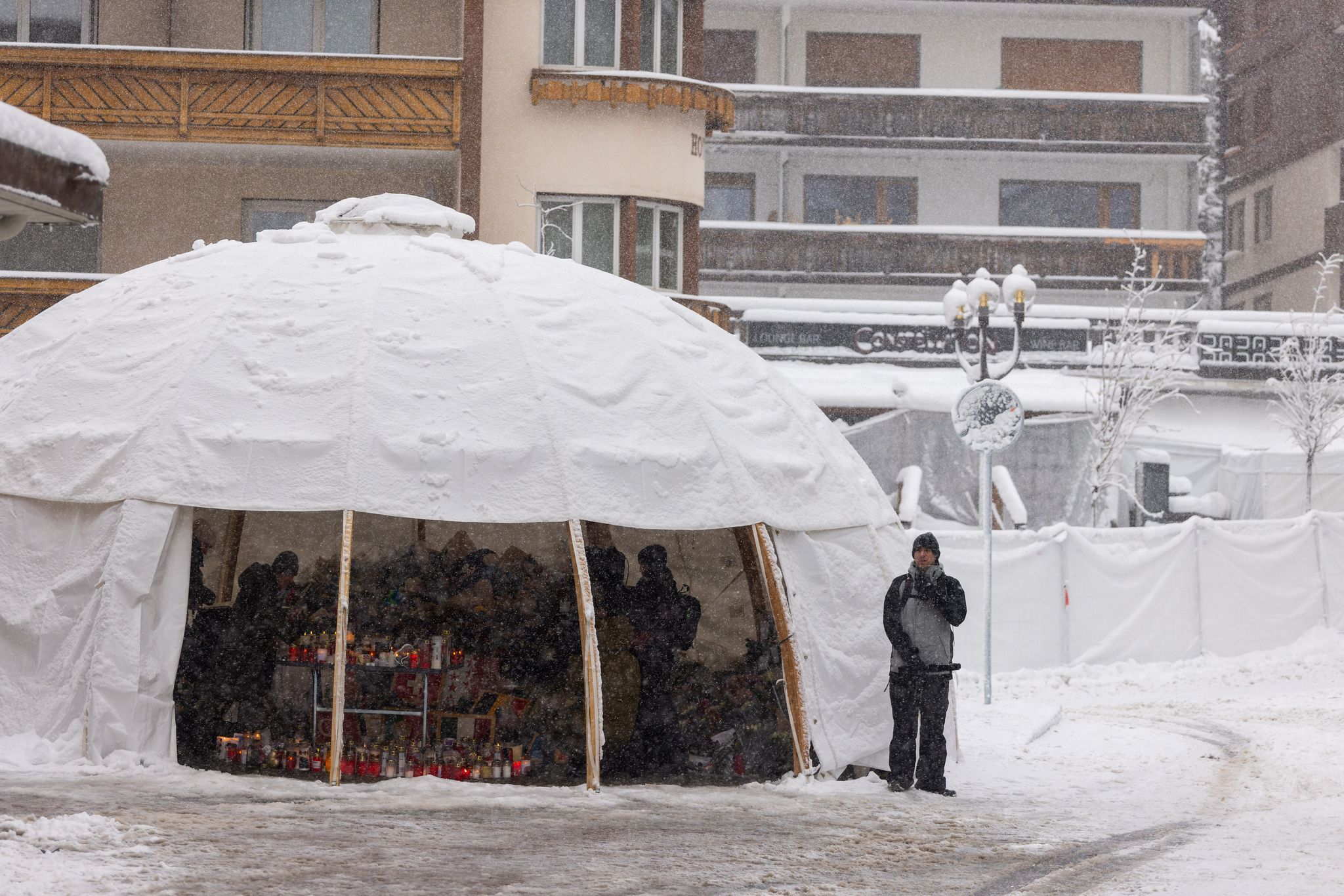 Schweiz trauert um Brandopfer – offener Präsidenten-Brief