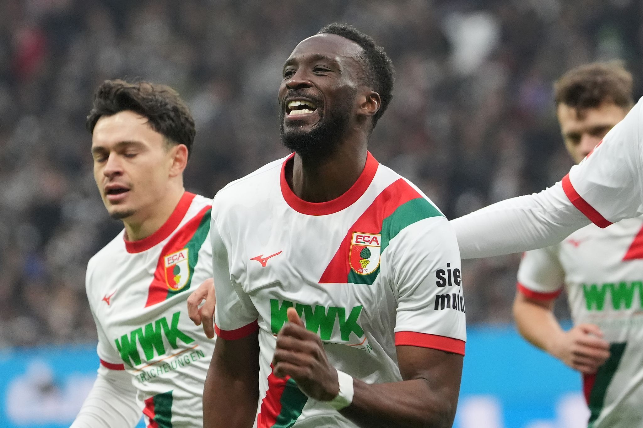 Augsburg lange ohne Verteidiger Matsima – Kommt ein Neuer?