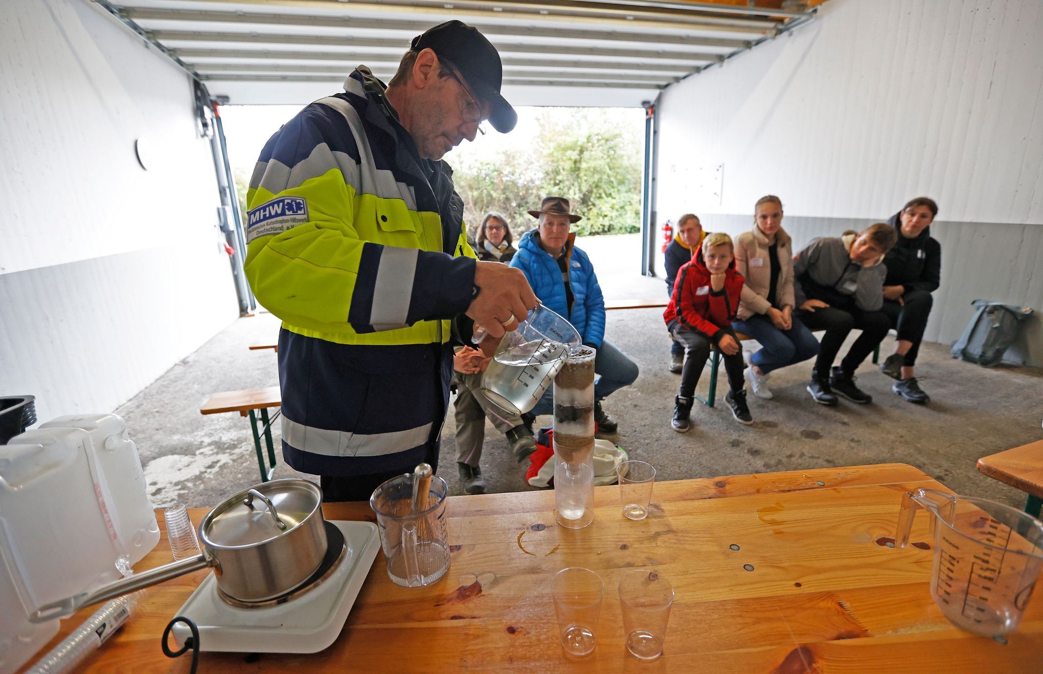 Zelten im Wohnzimmer – Ansturm auf Krisenkurse nach Blackout