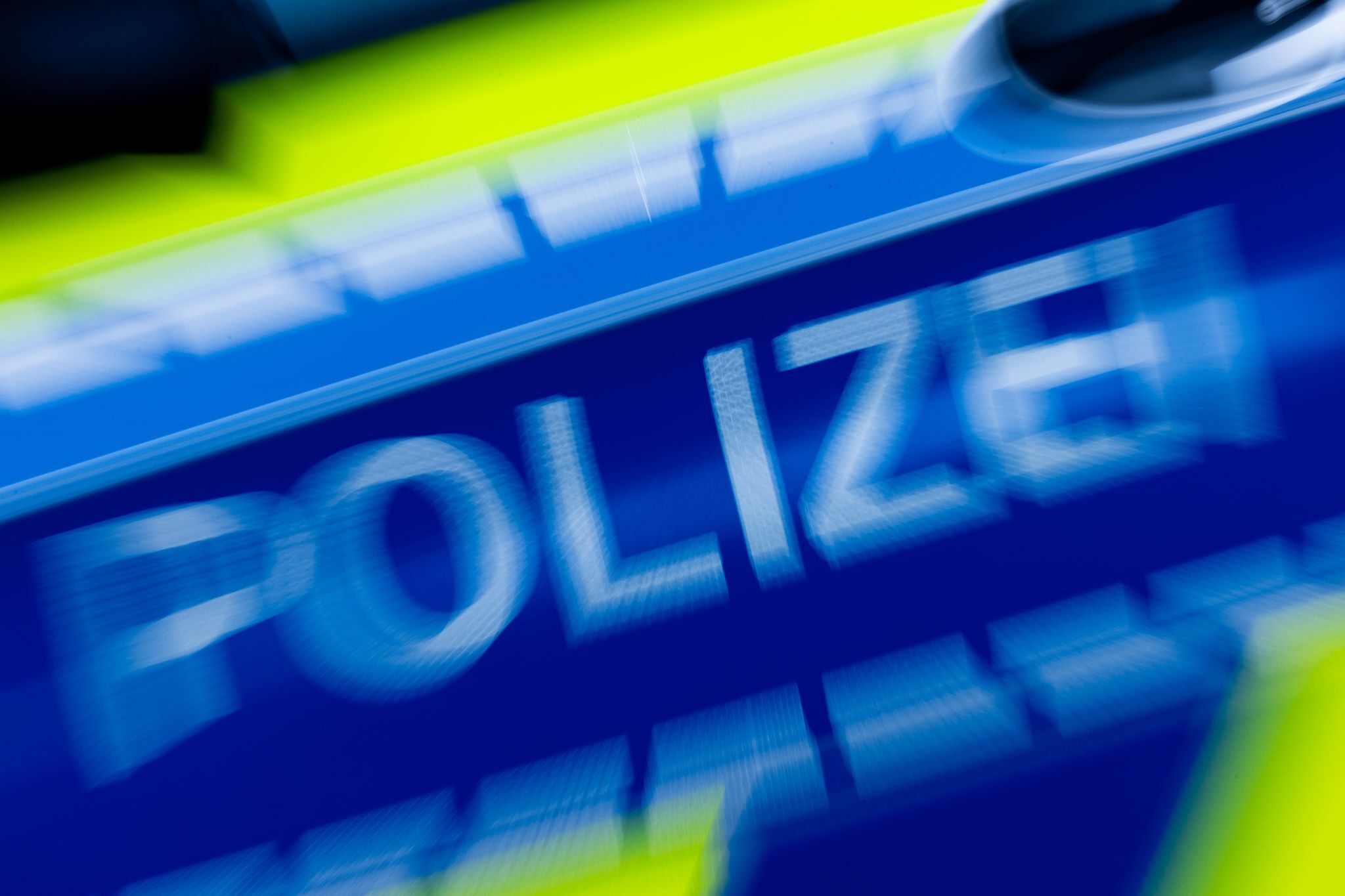 Waffen und Kokain im Auto – Fahrer flüchtet vor Polizei