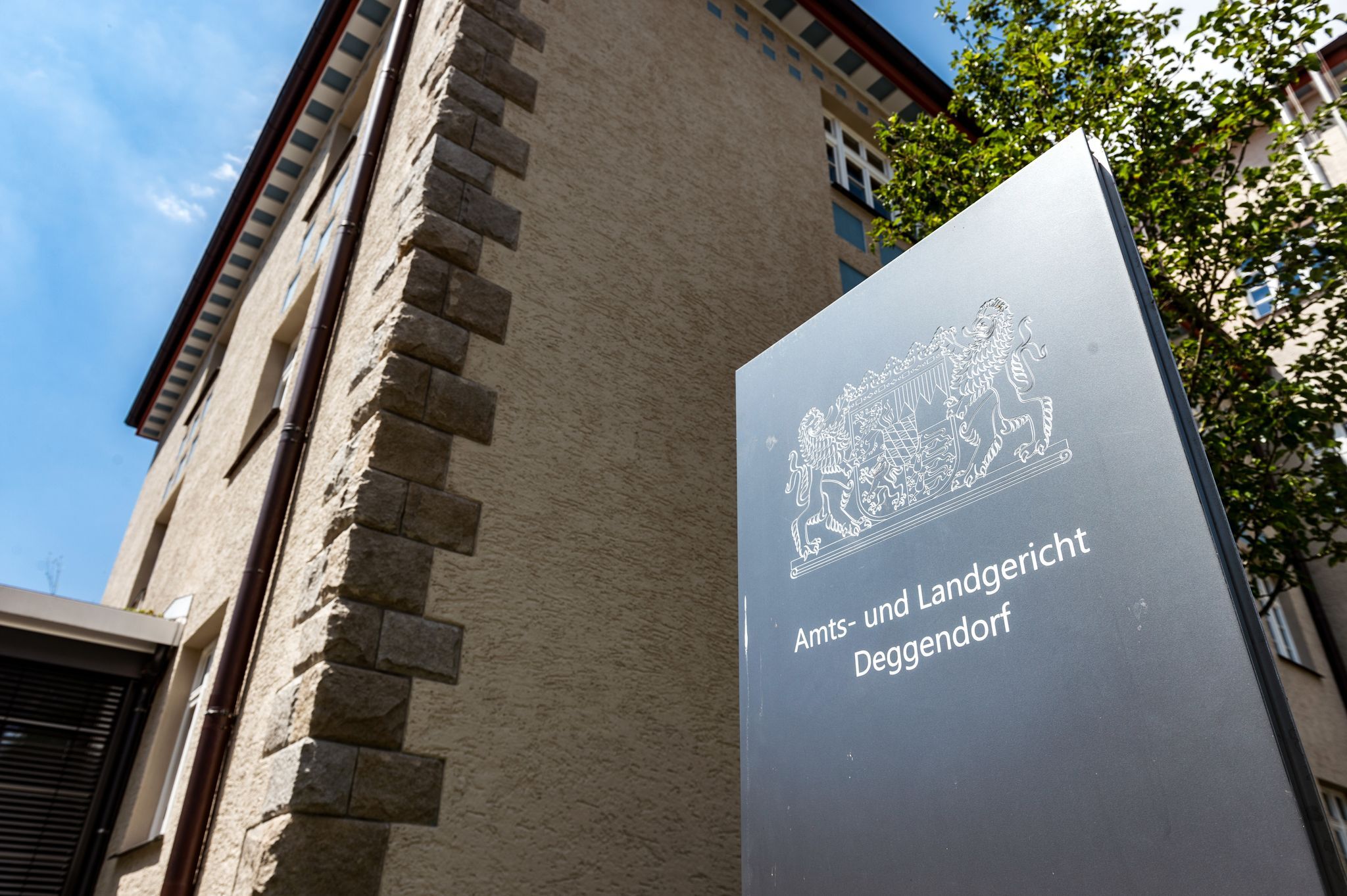 Feuerwehrmann bei Maibaumwache angezündet – Urteil