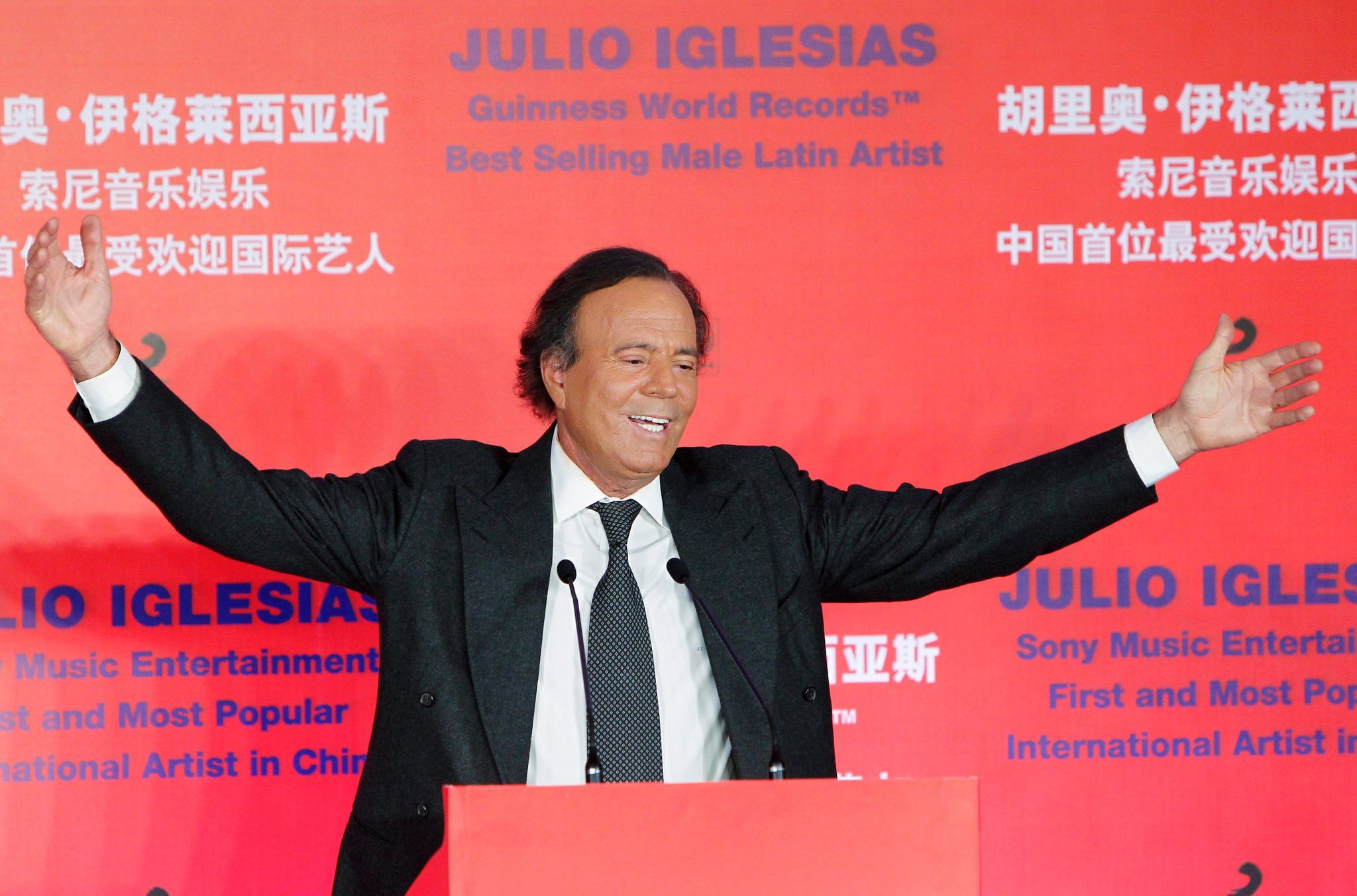 Weltstar Julio Iglesias weist Missbrauchsvorwürfe zurück