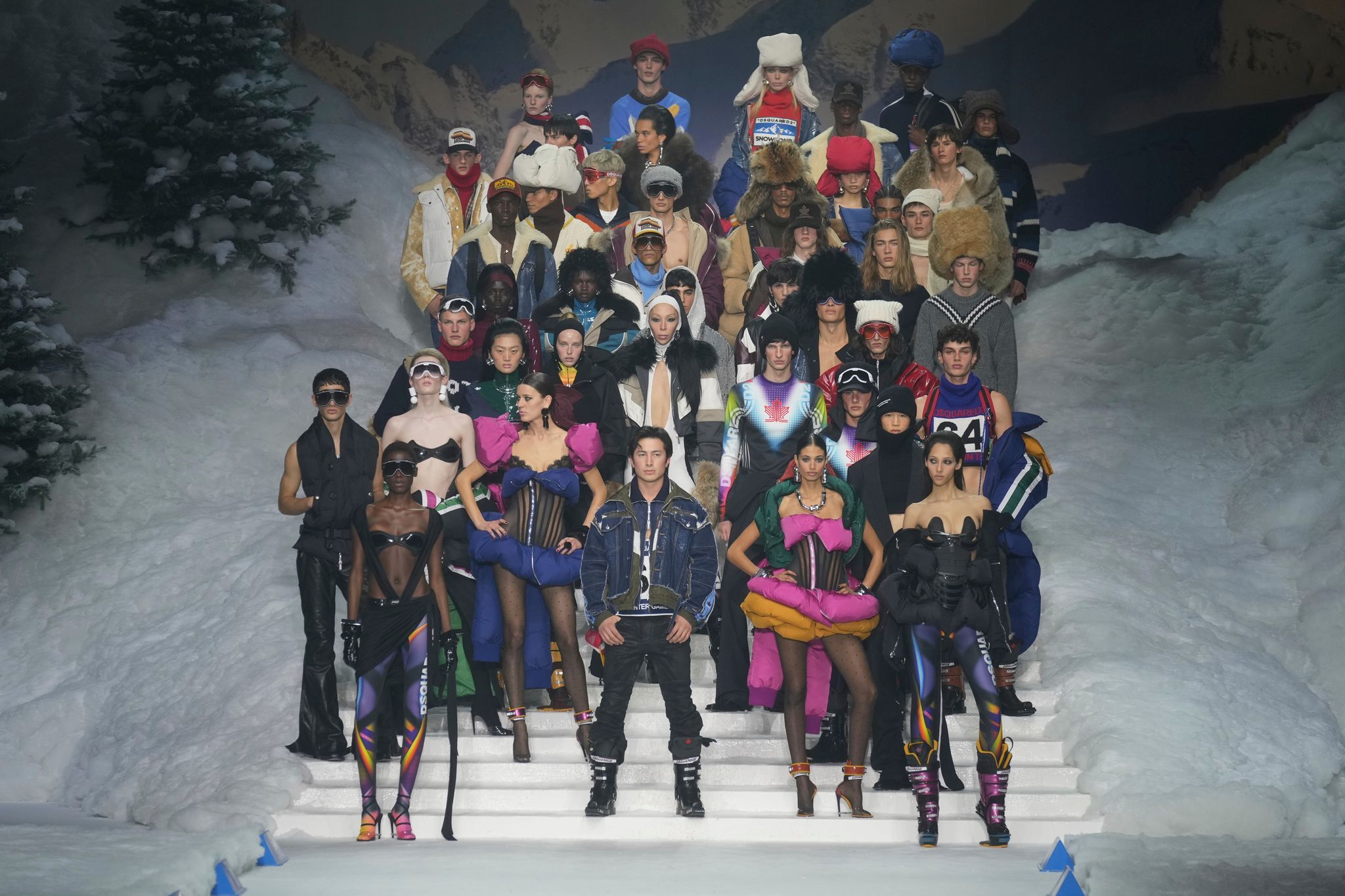 «Heated Rivalry»-Star Hudson Williams gibt Laufsteg-Debüt