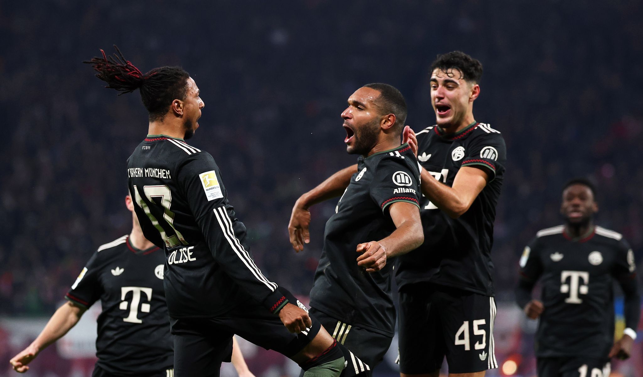 FC Bayern gewinnt bei RB nach 0:1 noch 5:1 – BVB siegt spät