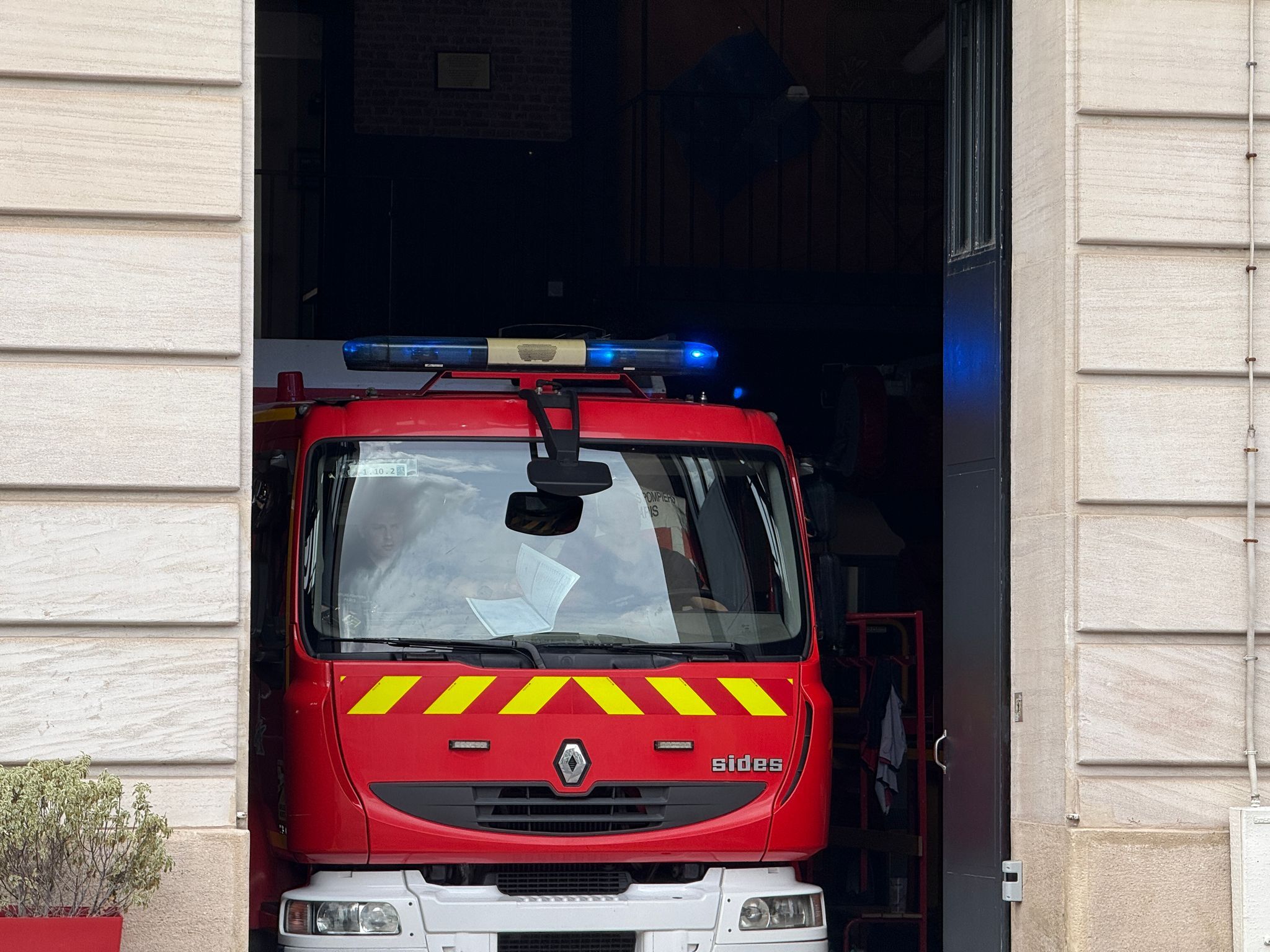 Fußboden bricht bei Party ein – 20 Gäste in Paris verletzt