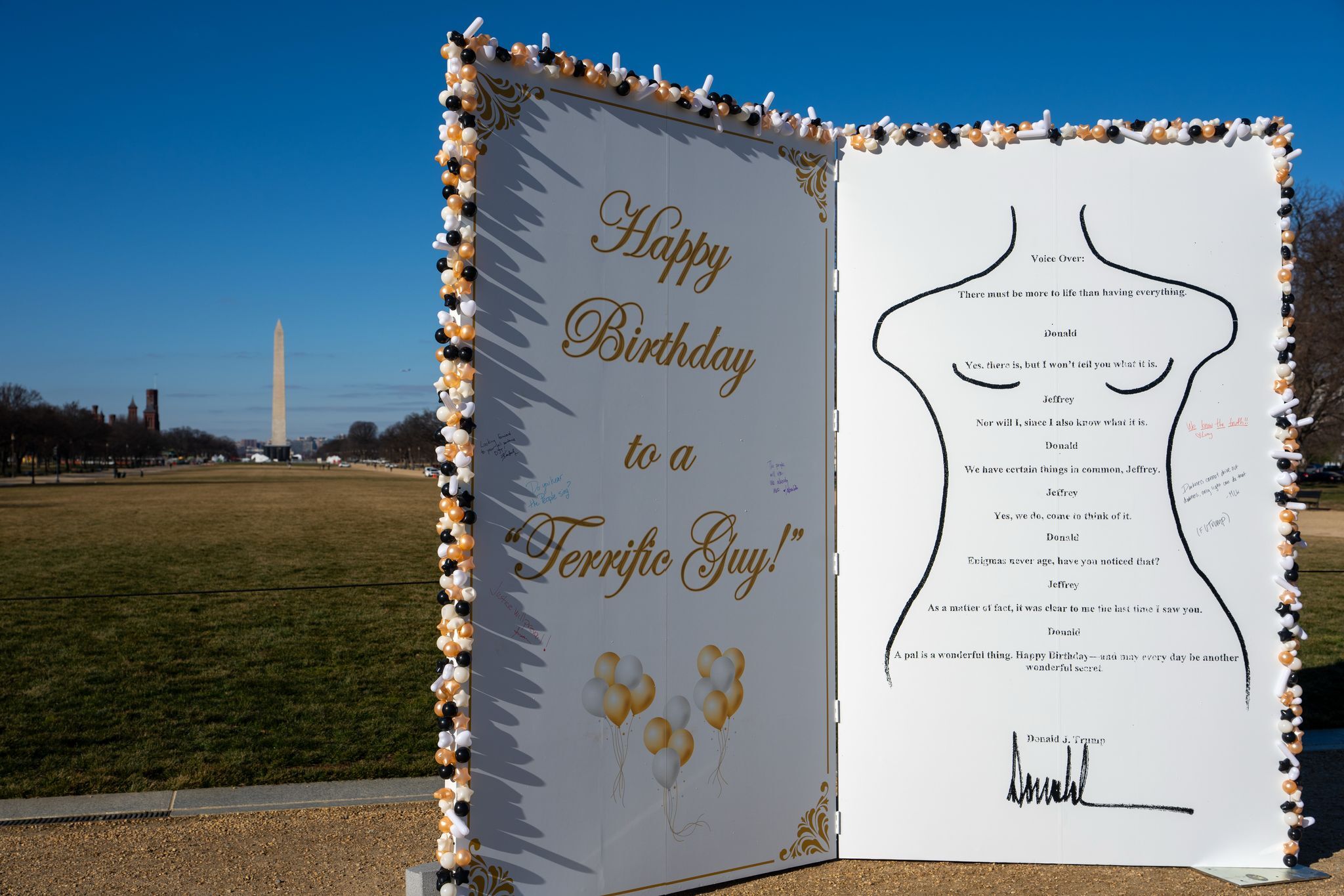 Gruppe erinnert in USA an heiklen Epstein-Geburtstagsgruß