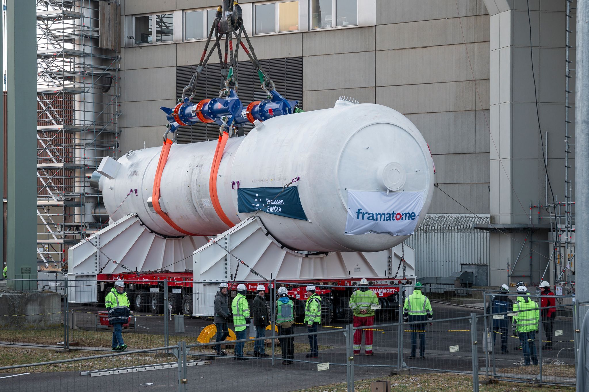 Rückbau in Zeitlupe – Dampferzeuger verlassen Reaktorgebäude