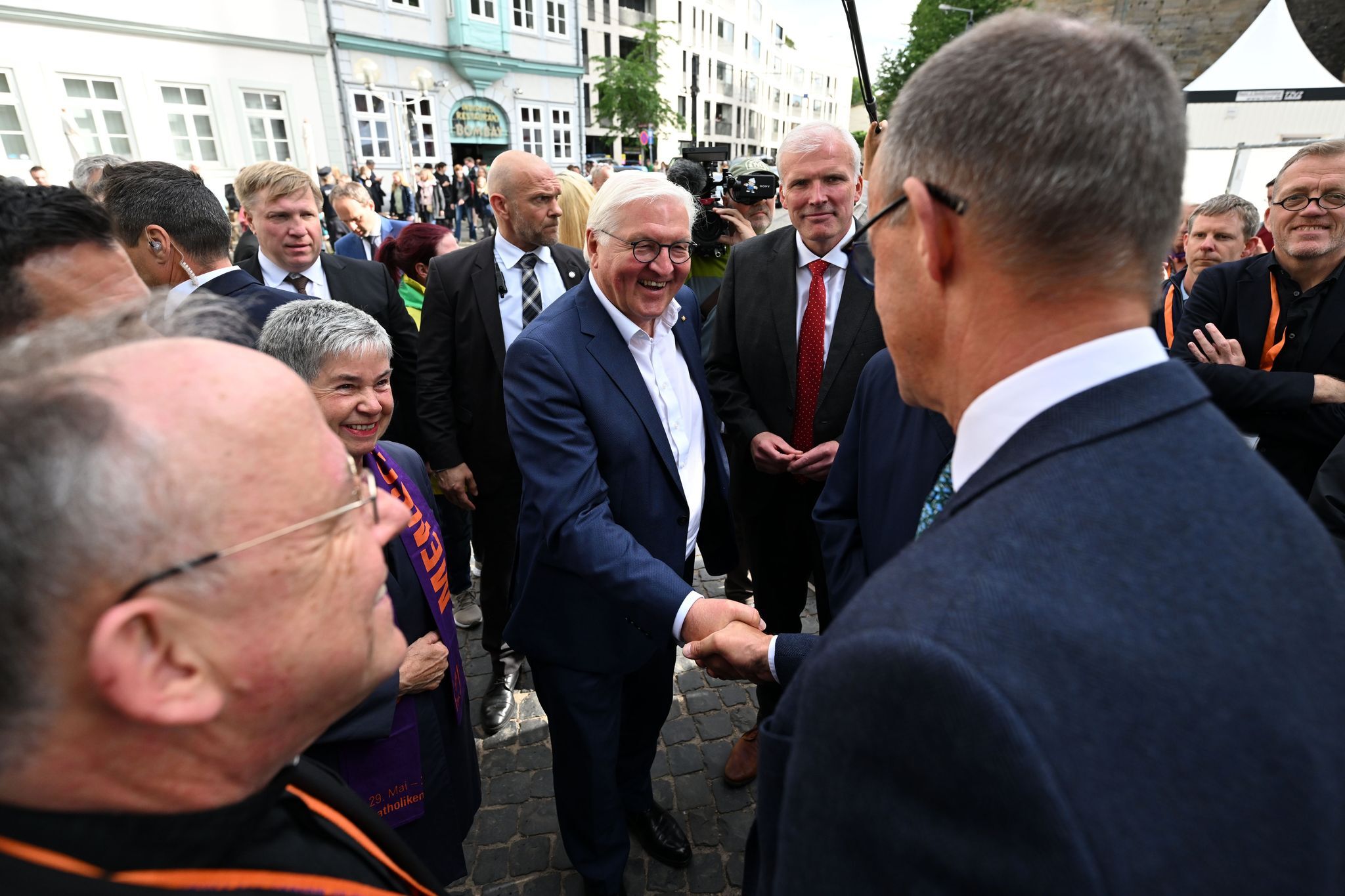 Steinmeier und Merz beim Katholikentag in Würzburg dabei