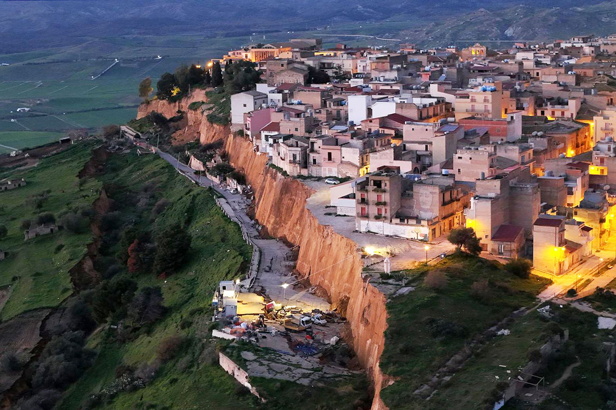 Erdrutsch bedroht sizilianische Stadt – 1.500 evakuiert