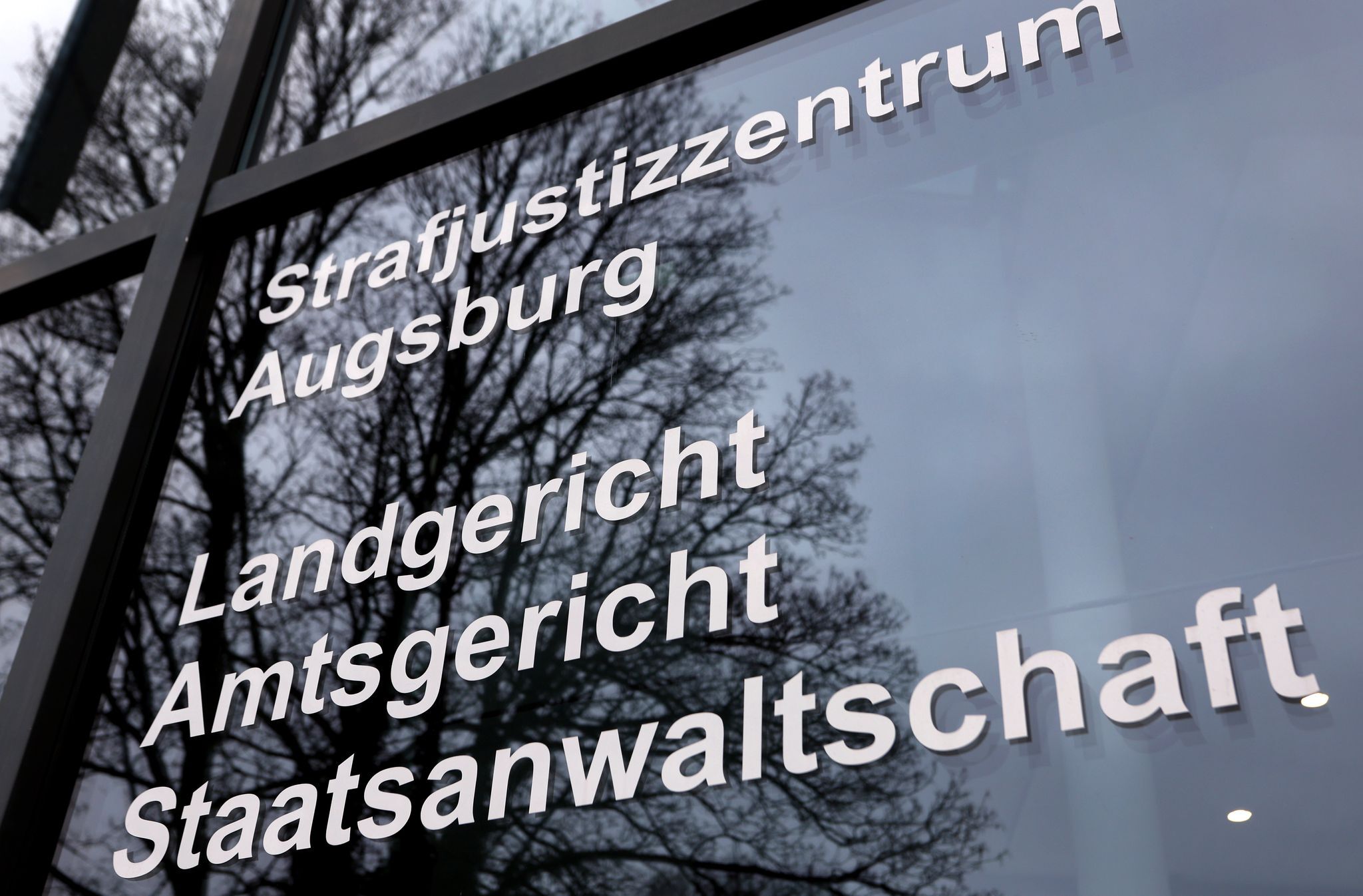 Mordprozess nach tödlichen Schüssen auf dreifache Mutter