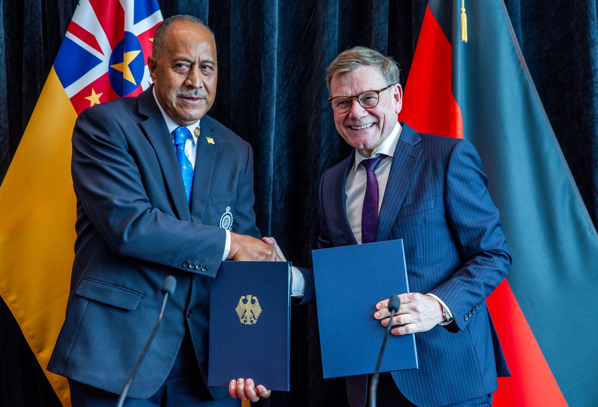 Seltene Zeremonie: Wadephul und die Pazifik-Insel Niue