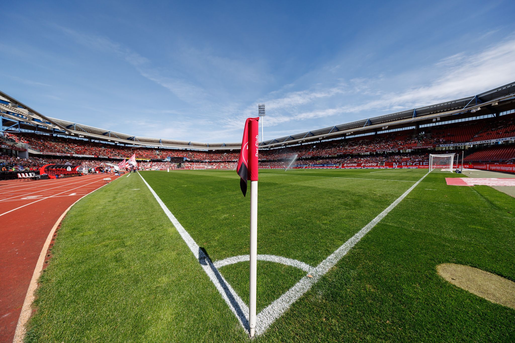 DFB-Frauen spielen in Nürnberg und Köln