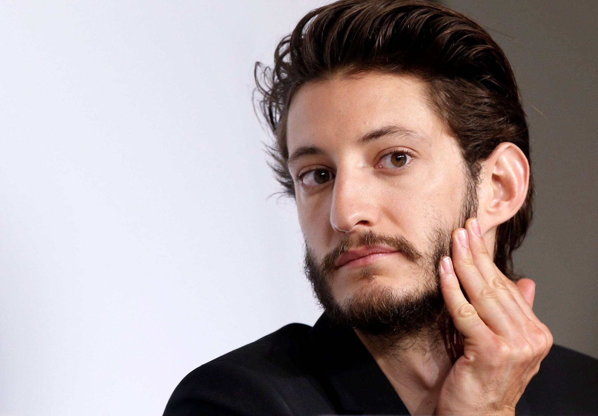 100.000 Euro für Taschentuch von französischem Filmstar