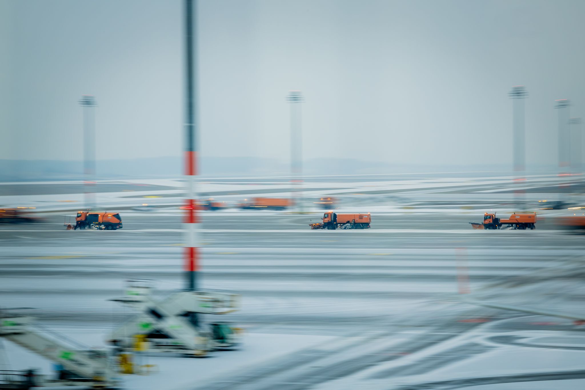 Blitzeis am BER: Flughafen stellt den Betrieb ein