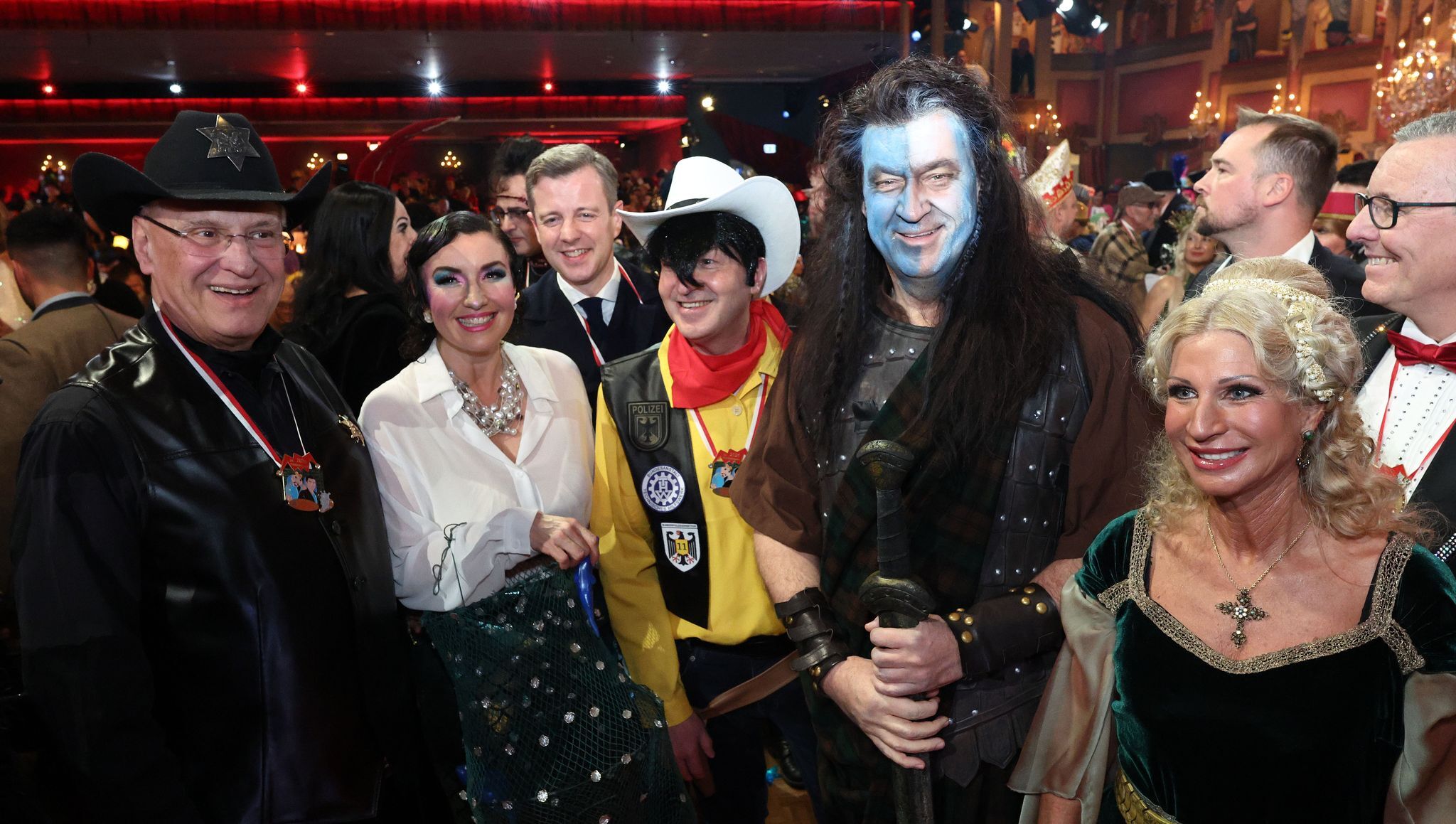 Verkleiden mit Botschaft: die Politik beim Franken-Fasching