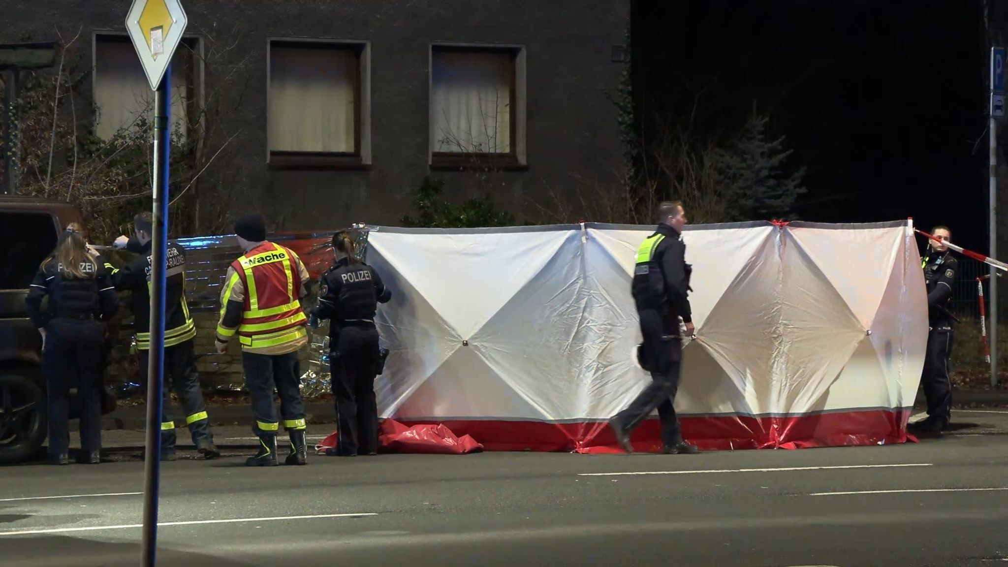 Unter Mordverdacht stehende 17-Jährige weiter auf der Flucht