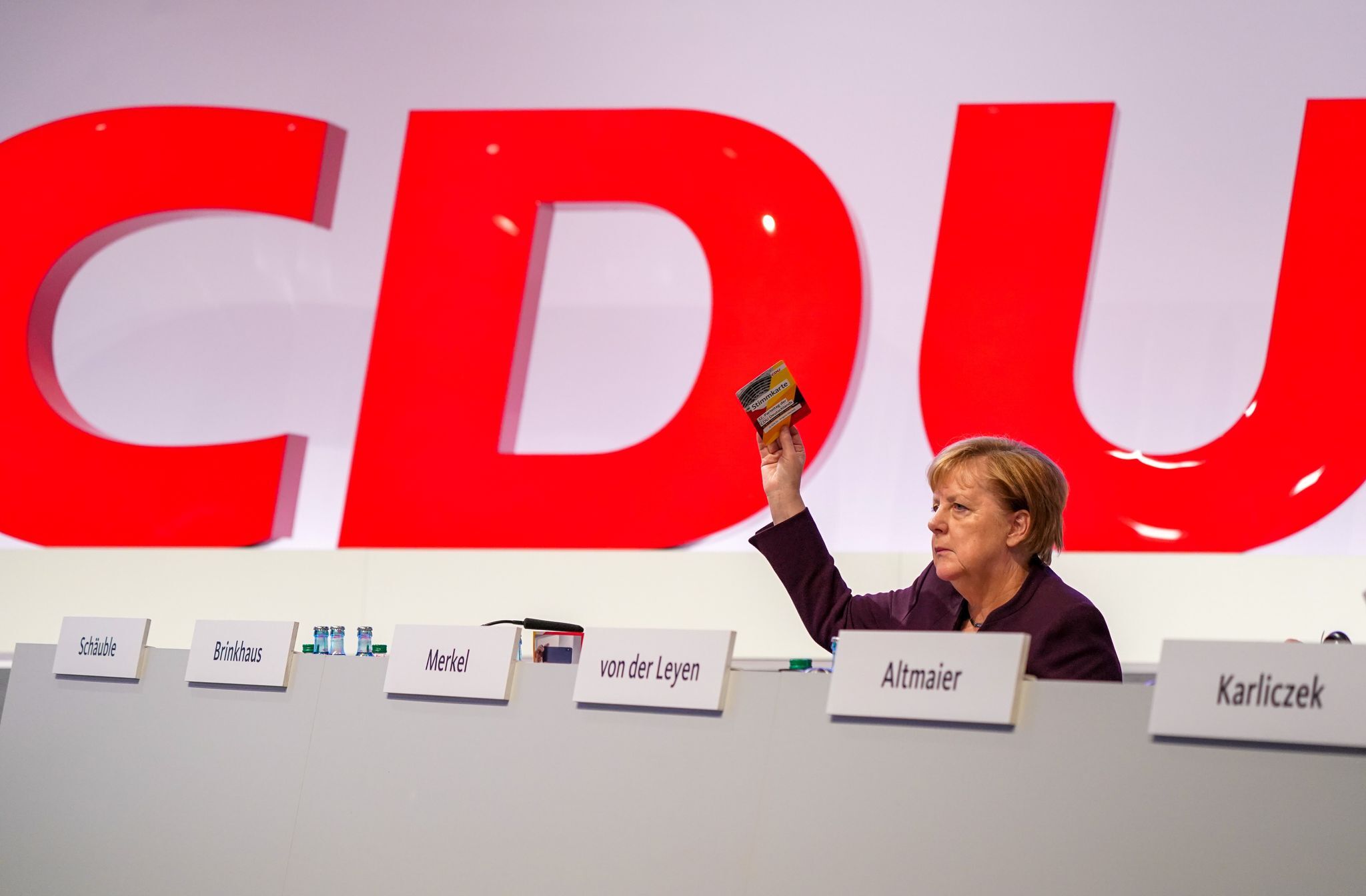 Merkel erstmals seit Kanzlerschaft bei einem CDU-Parteitag