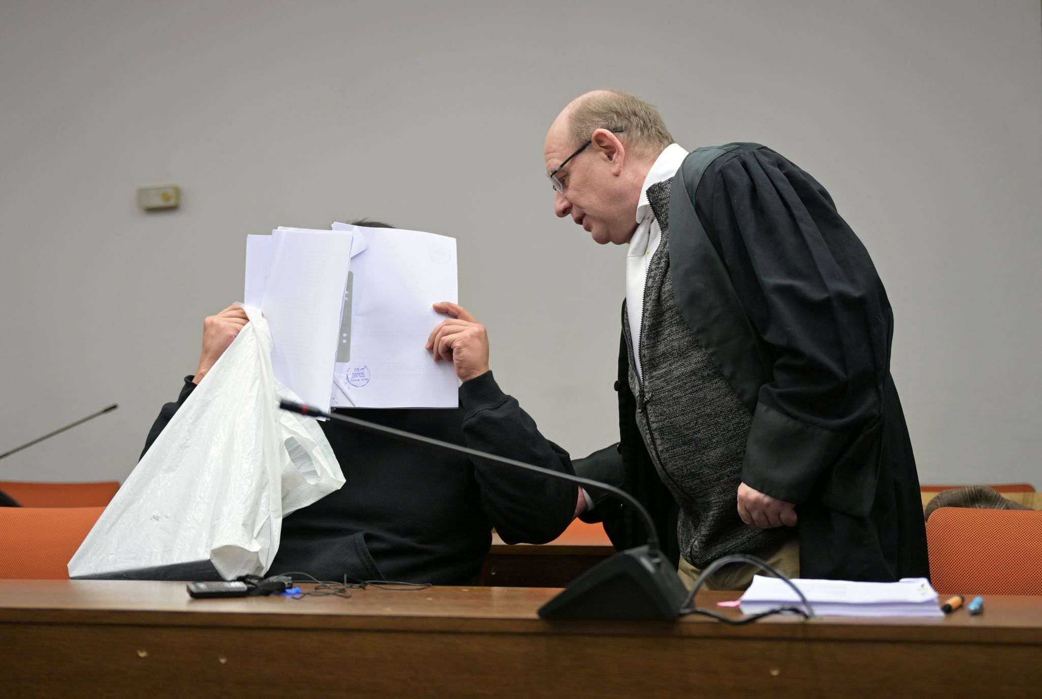 Angeklagter gesteht im Vergewaltigungsprozess