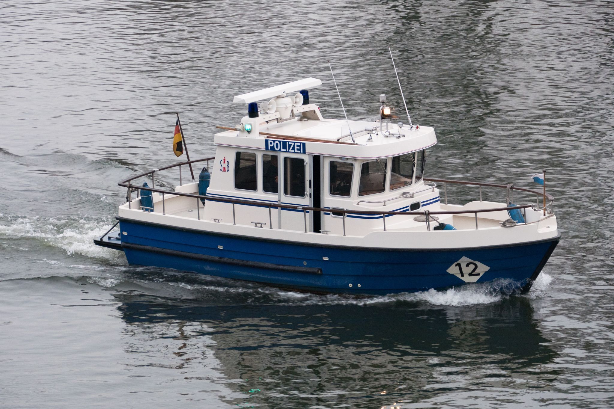 Polizei entdeckt Mann tot in der Donau