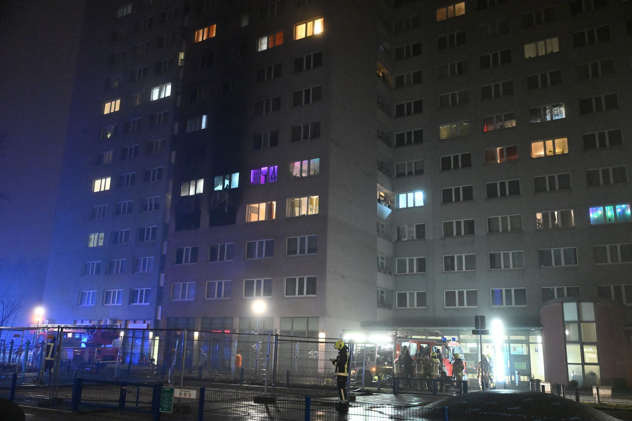 Kind stirbt nach Hochhausbrand in Berlin – Schwerverletzte