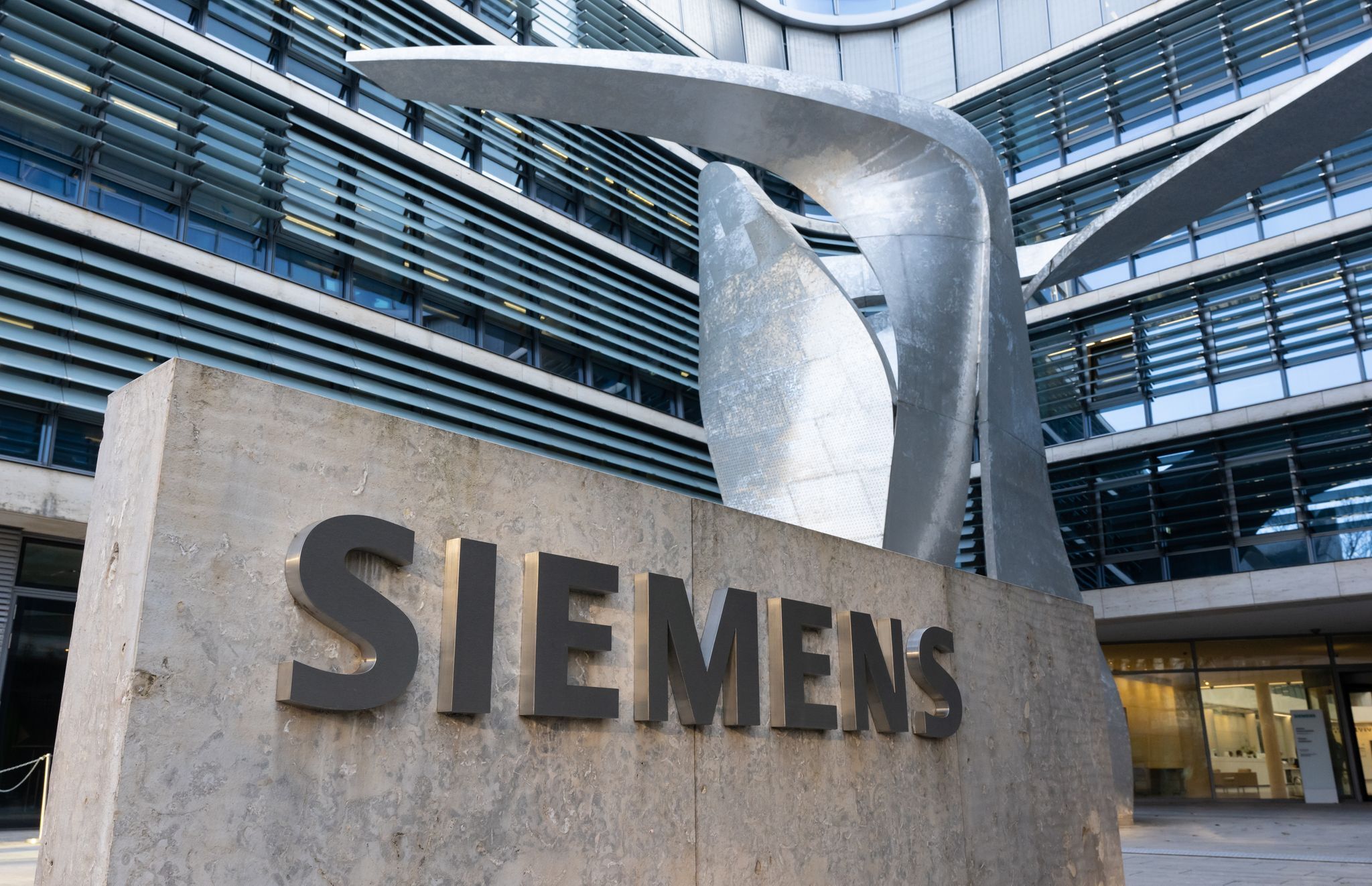 Siemens hebt die Prognose nach starkem erstem Quartal