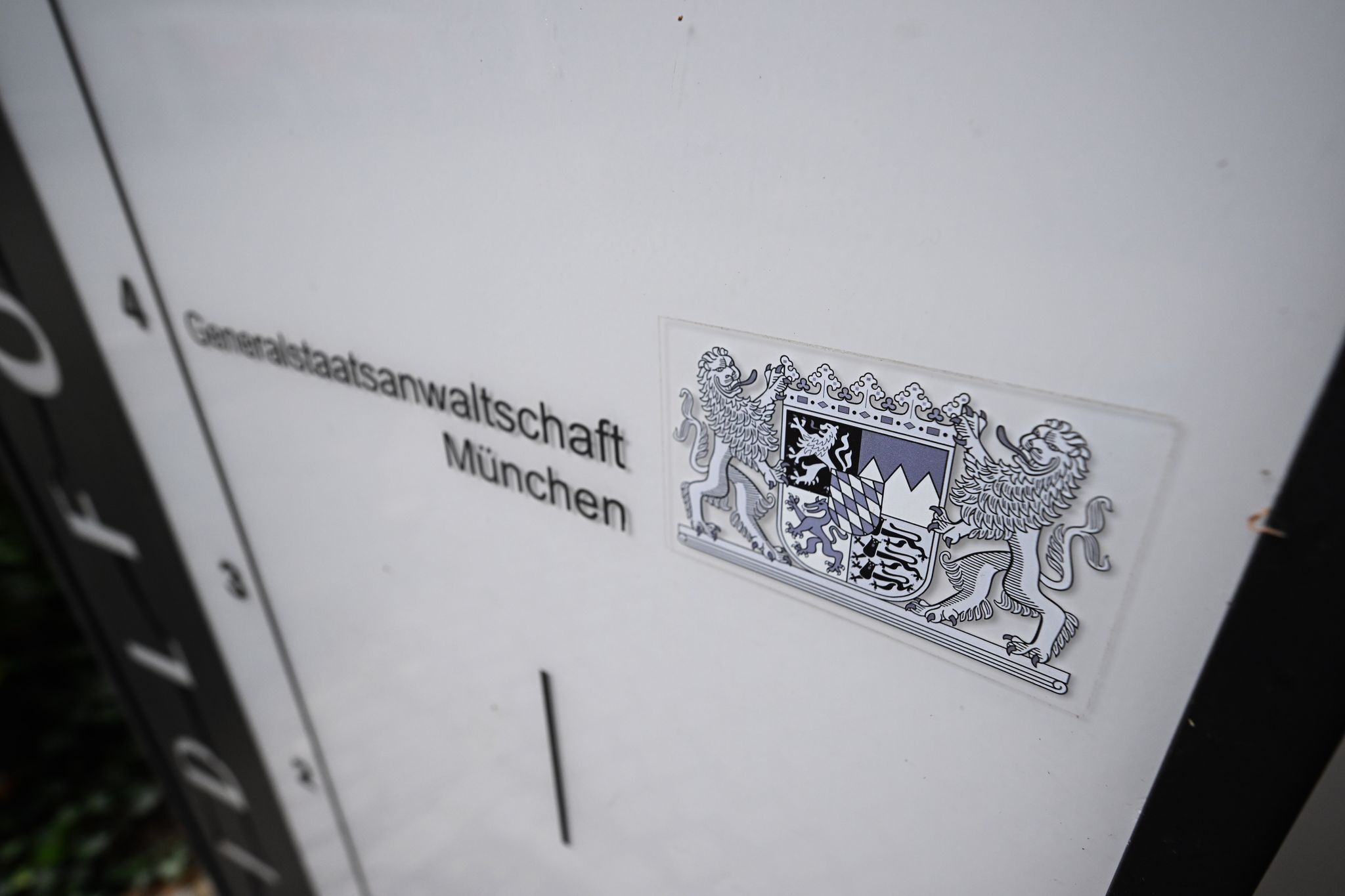 «Free all Antifas» an Generalstaatsanwaltschaft geschmiert