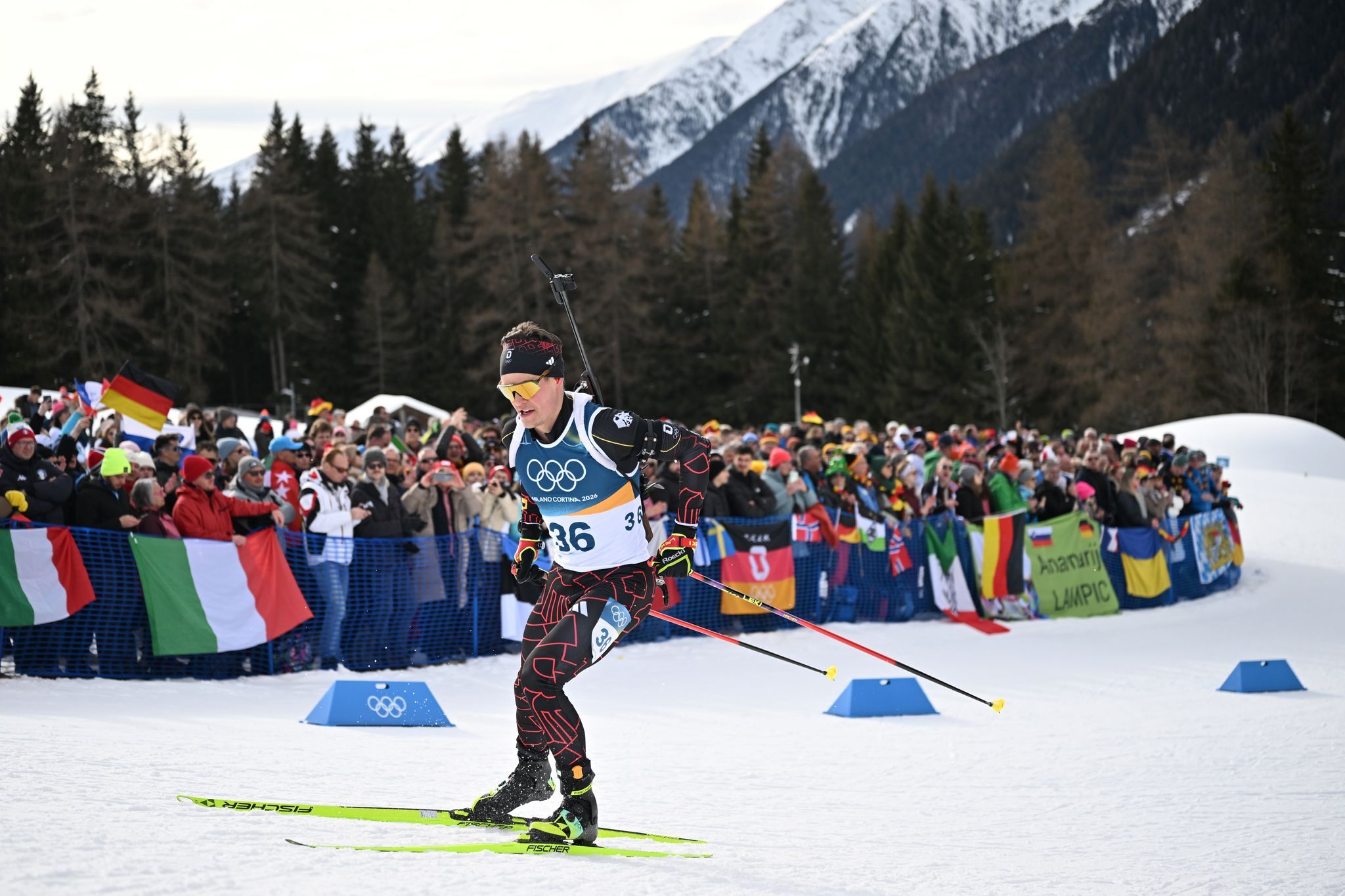 Horn im Biathlon-Sprint bei Olympia in Antholz Zehnter