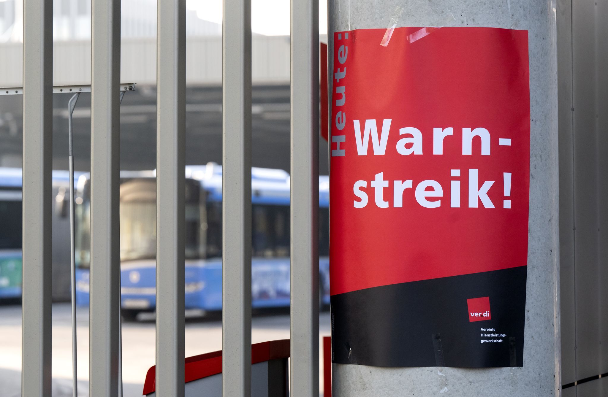 Verdi kündigt Ausweitung der Warnstreiks im Nahverkehr an